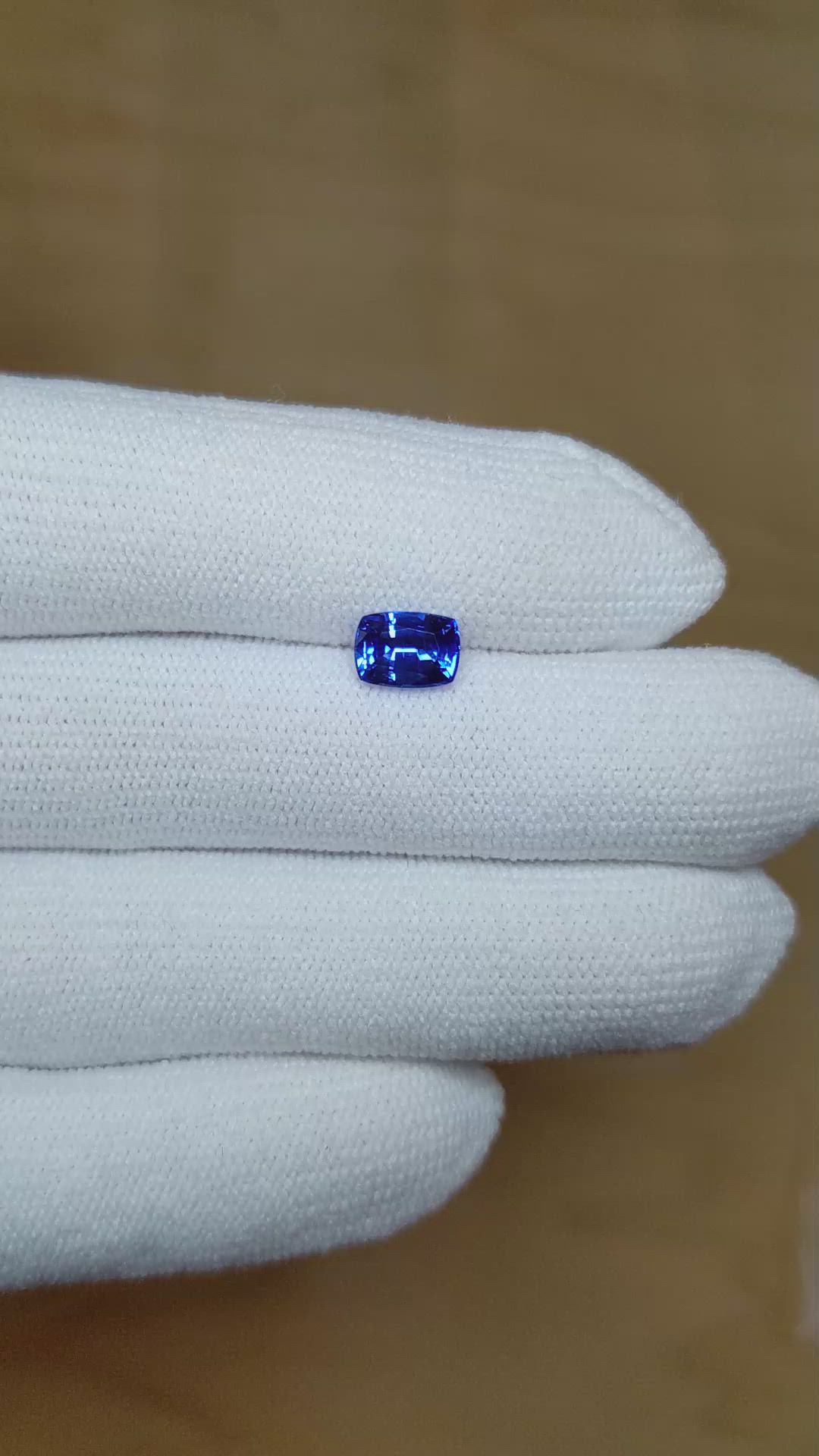 1.27 Ct. Blue Sapphire from Ceylon (Sri Lanka) Size Video