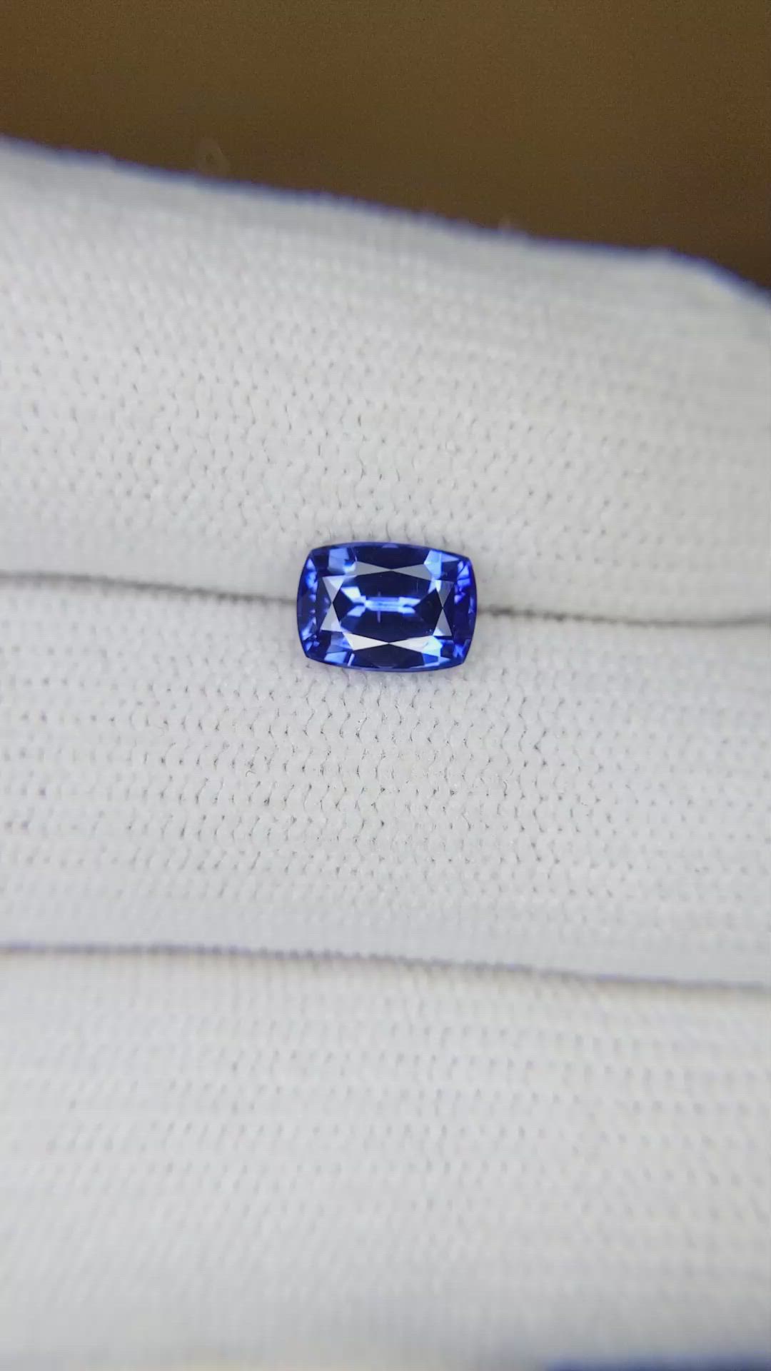 1.27 Ct. Blue Sapphire from Ceylon (Sri Lanka) Size Video