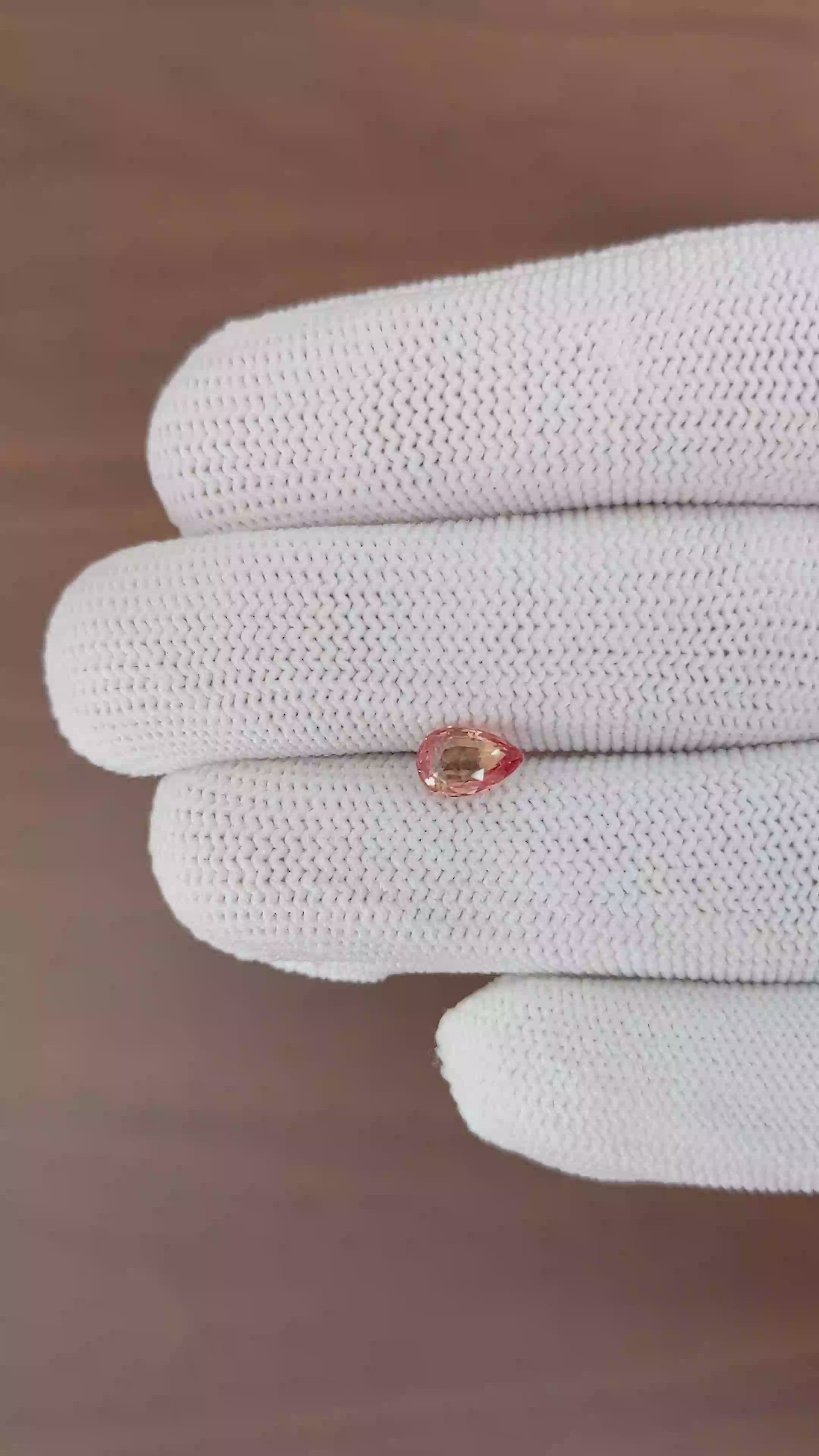 1.04 Ct. Padparadscha Sapphire from Ceylon (Sri Lanka) Size Video