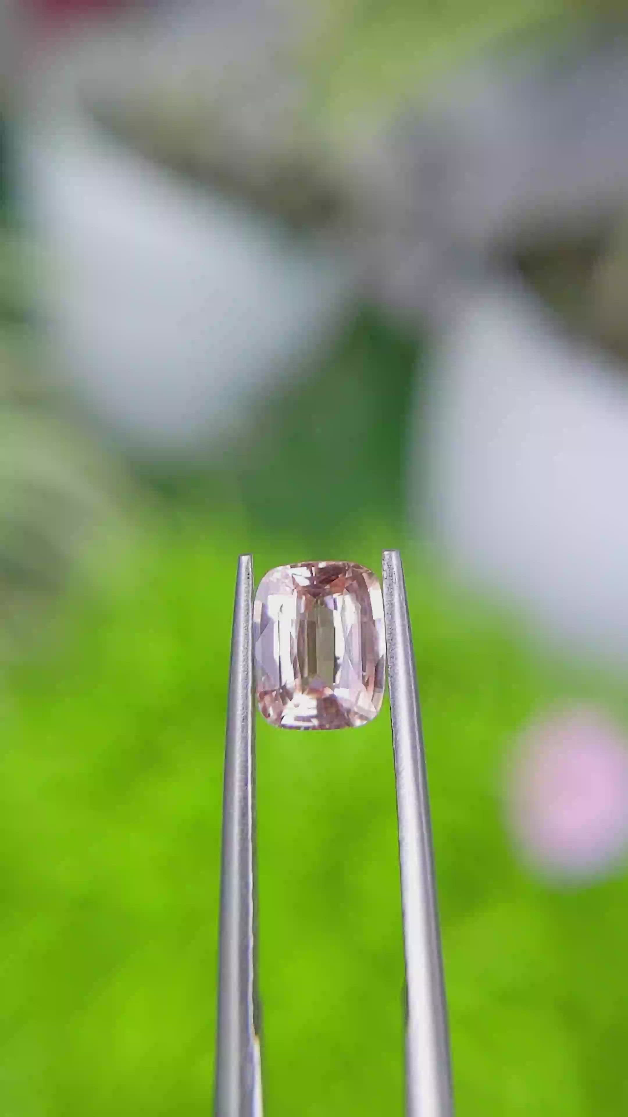 1.03 Ct. Padparadscha Sapphire from Ceylon (Sri Lanka) Size Video