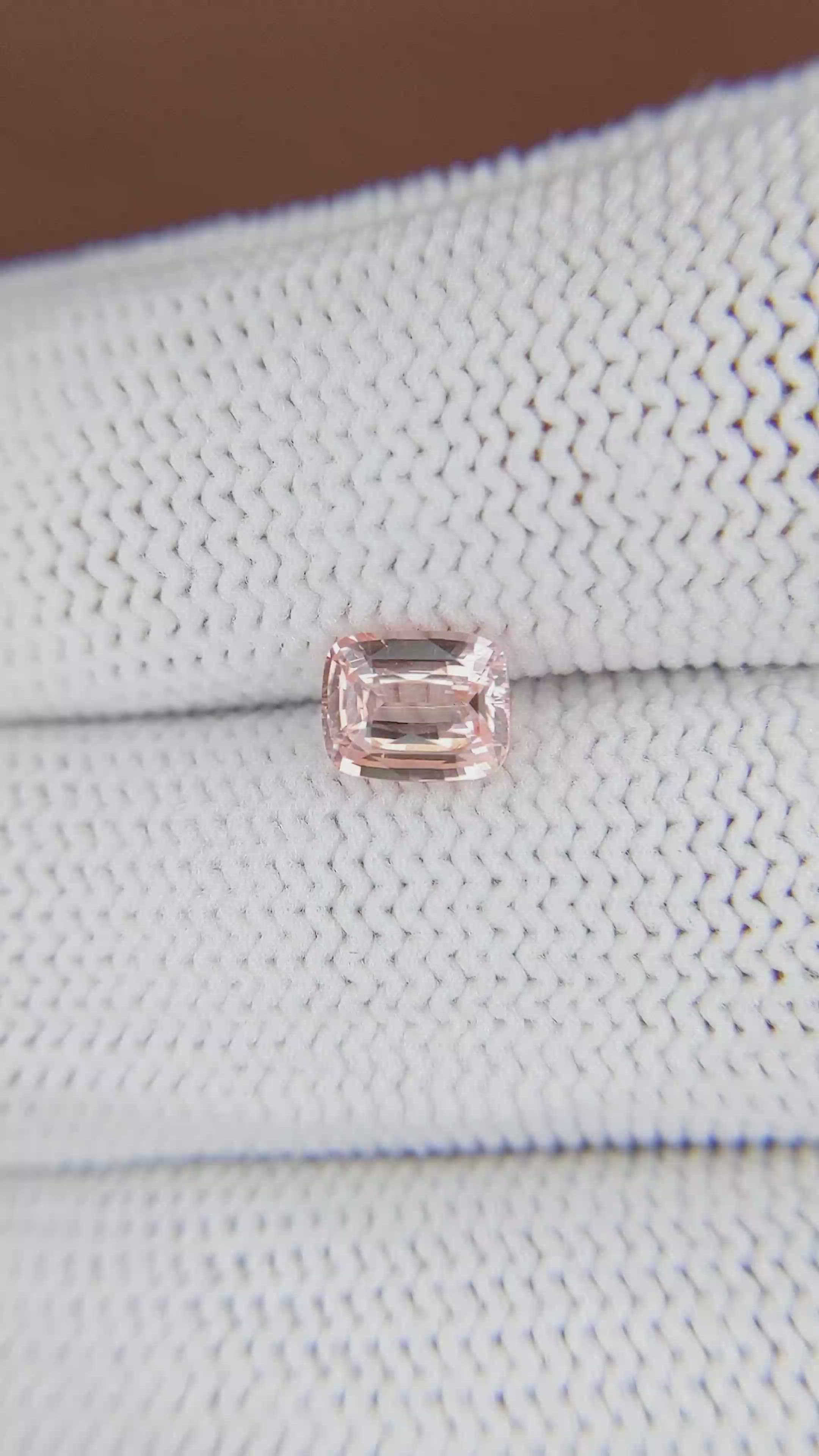 1.03 Ct. Padparadscha Sapphire from Ceylon (Sri Lanka) Size Video