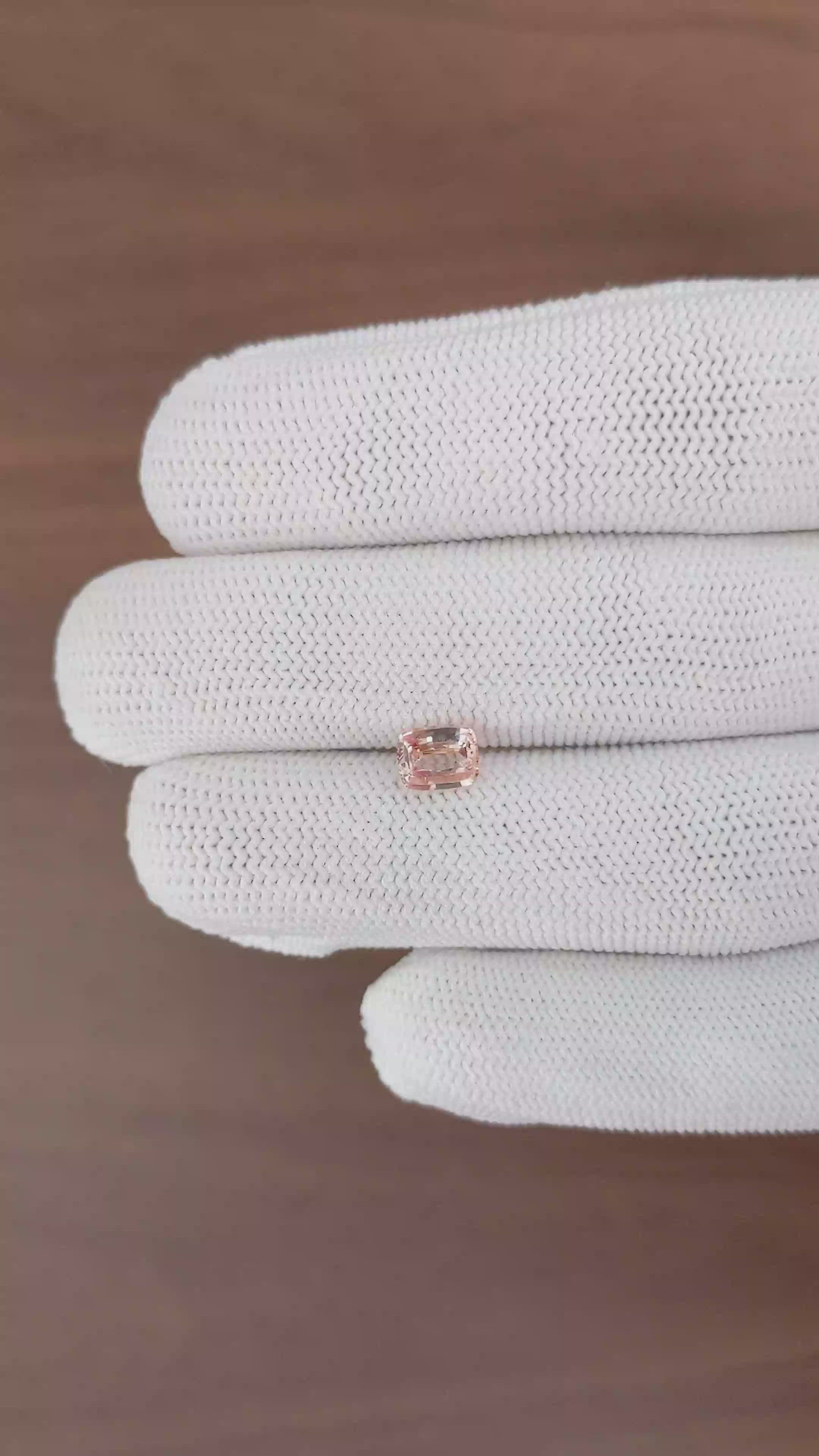 1.03 Ct. Padparadscha Sapphire from Ceylon (Sri Lanka) Size Video