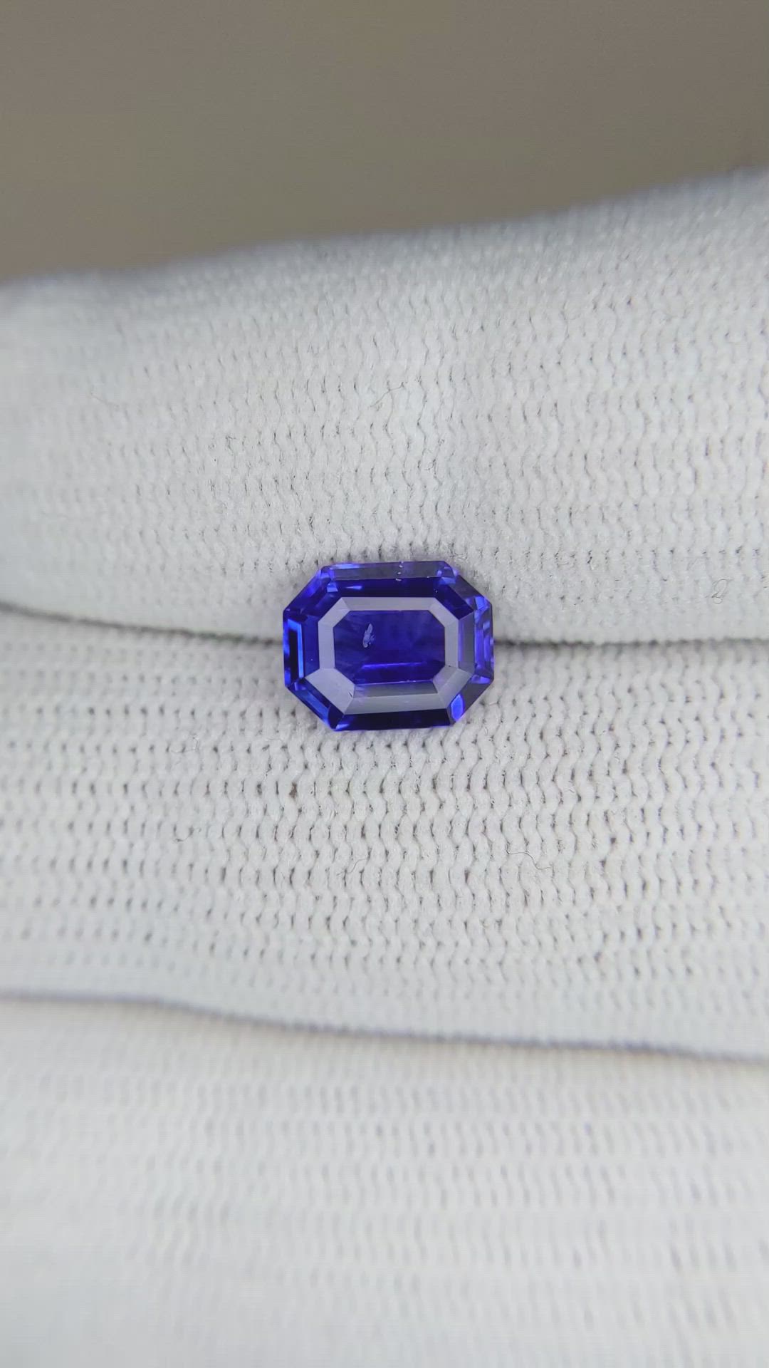 2.20 Ct. Blue Sapphire from Ceylon (Sri Lanka) Size Video