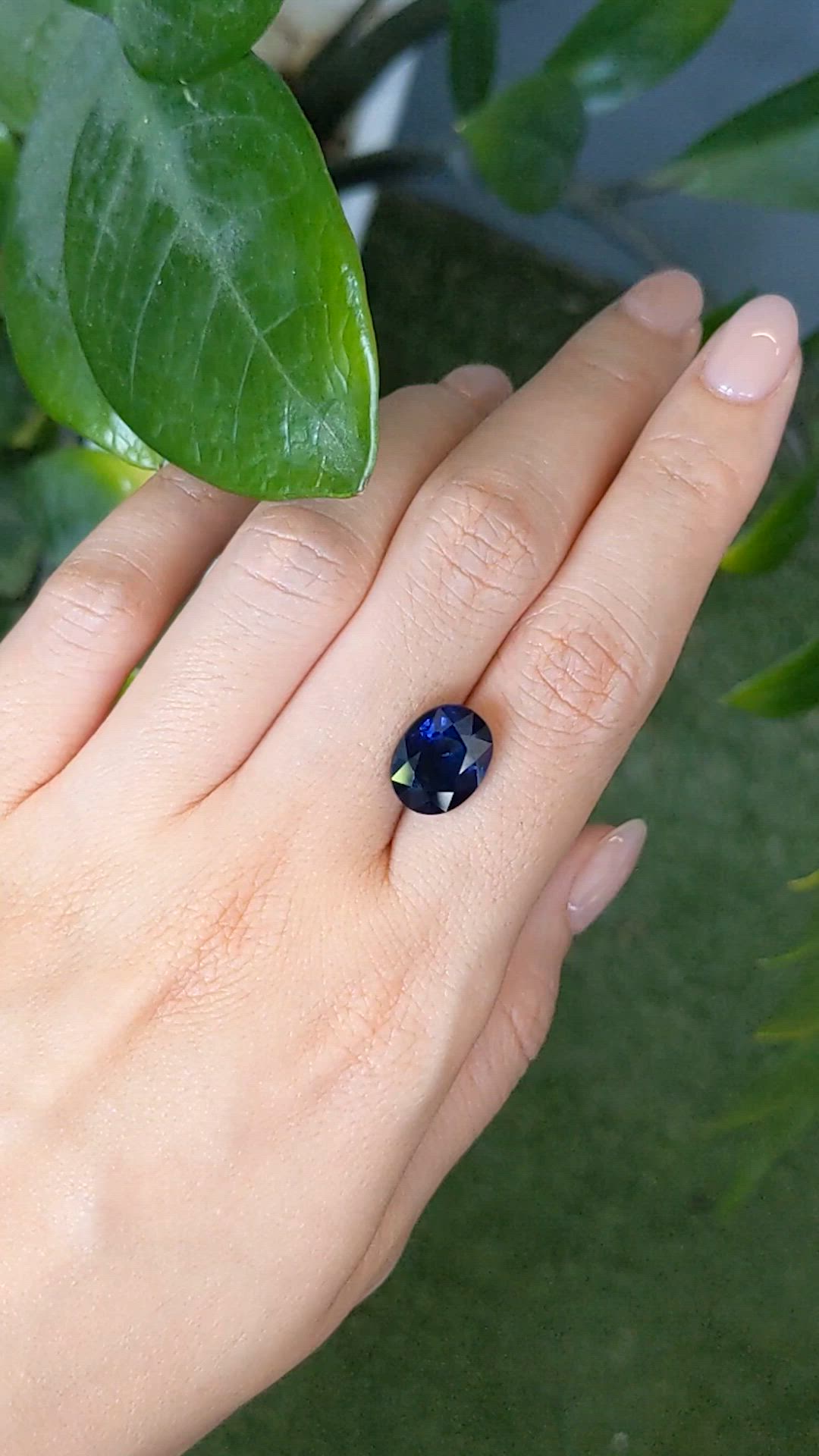 6.61 Ct. Blue Sapphire from Ceylon (Sri Lanka) Size Video