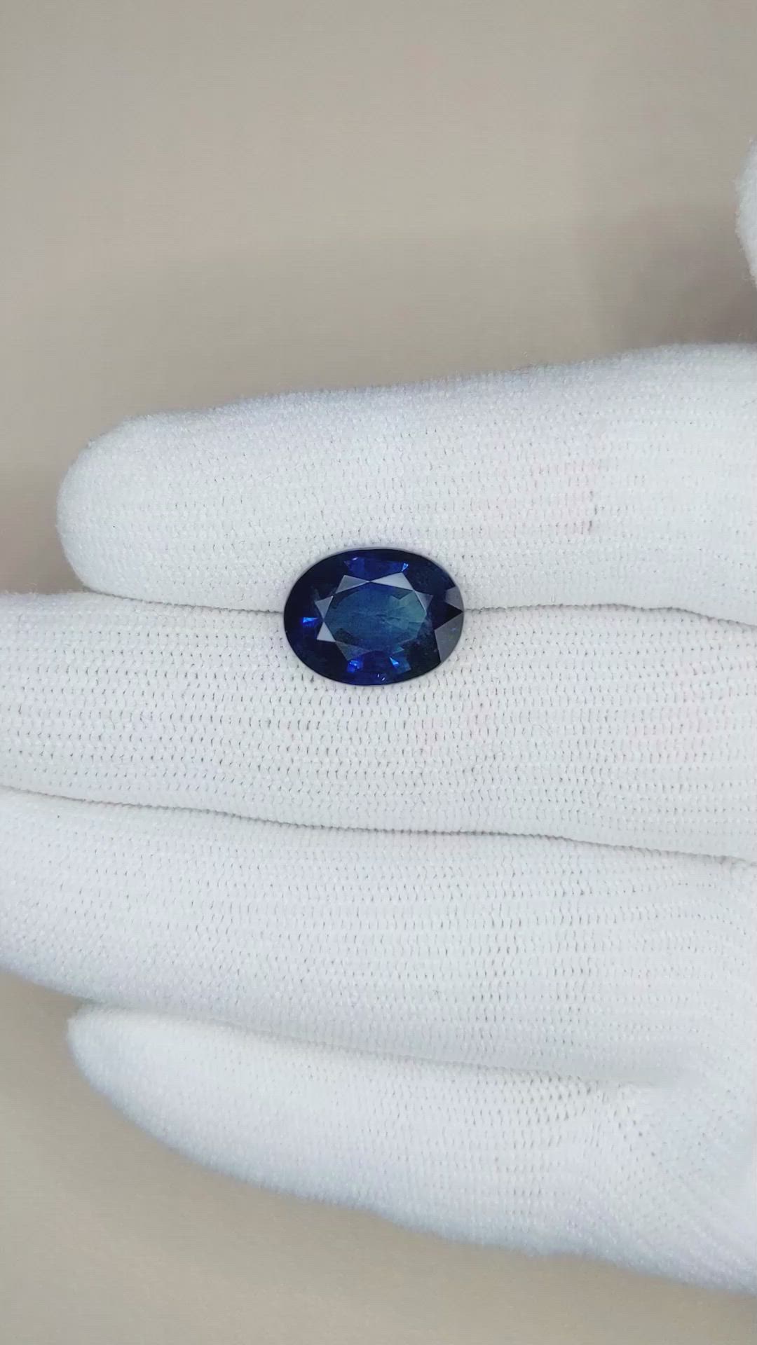 6.61 Ct. Blue Sapphire from Ceylon (Sri Lanka) Size Video