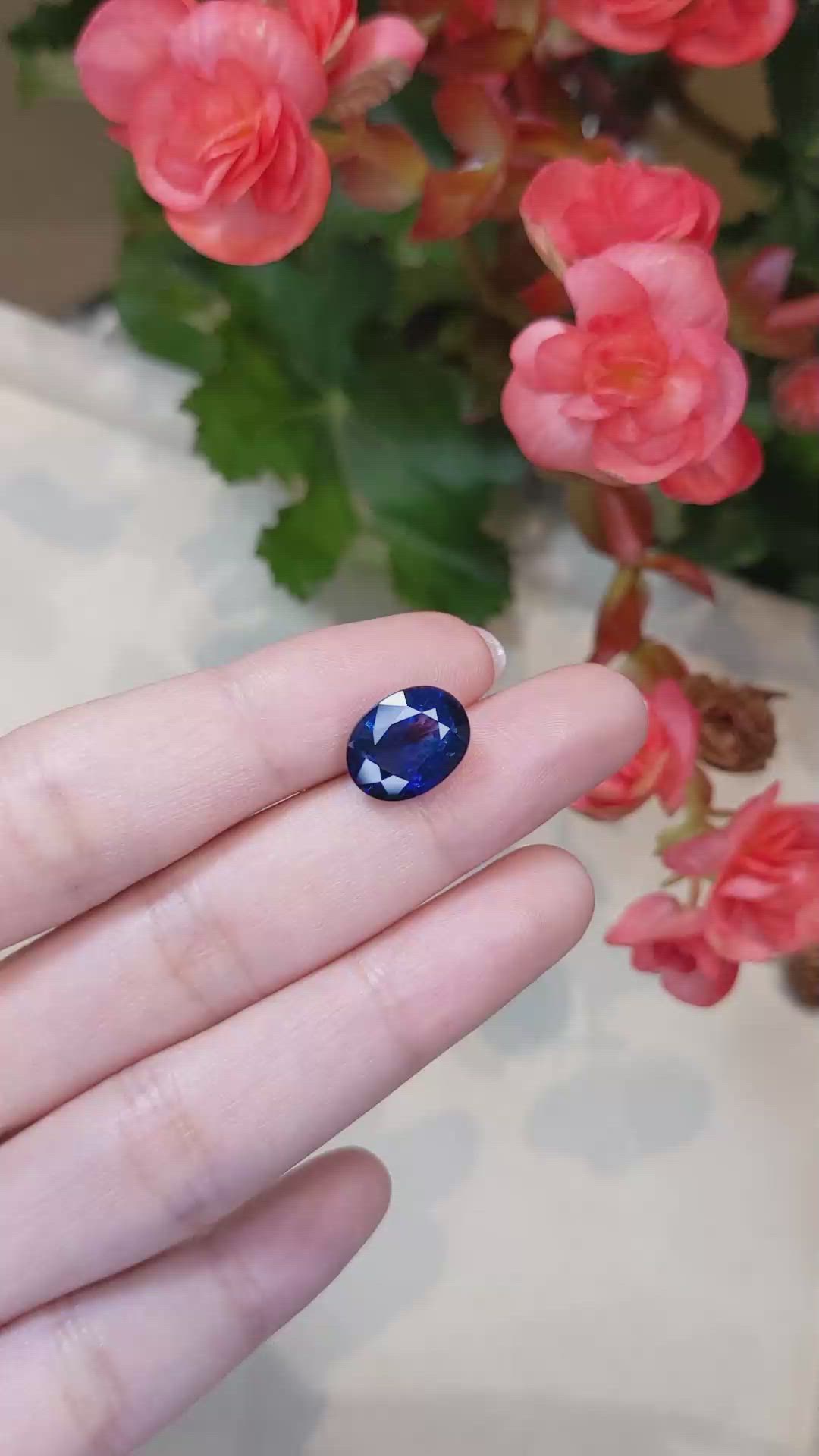 6.61 Ct. Blue Sapphire from Ceylon (Sri Lanka) Size Video