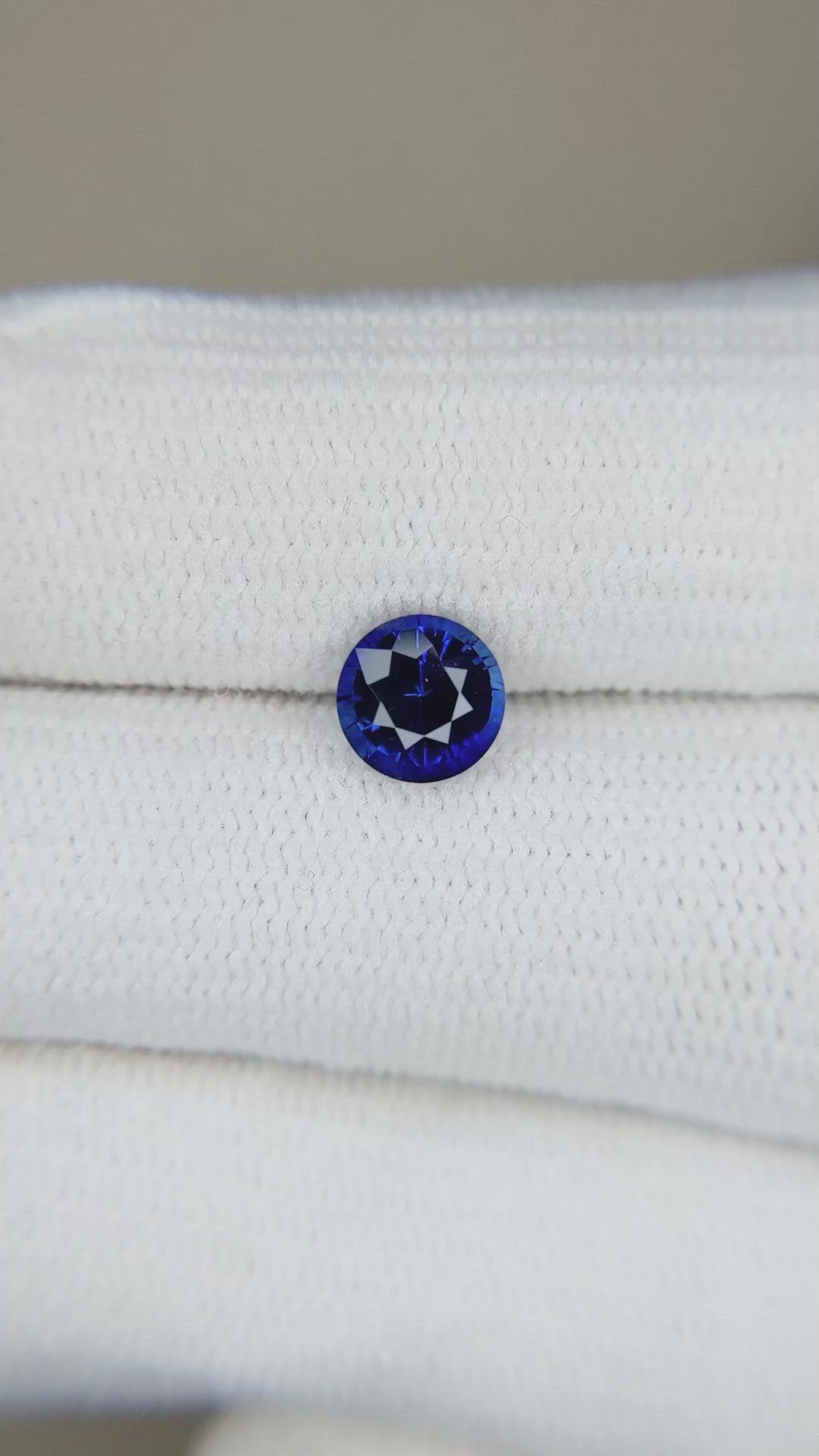 1.07 Ct. Blue Sapphire from Ceylon (Sri Lanka) Size Video