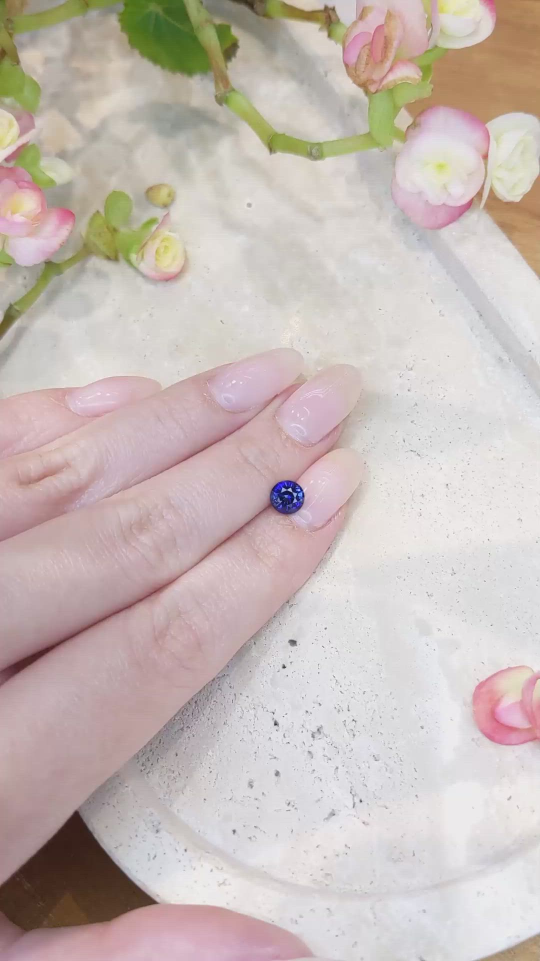 1.07 Ct. Blue Sapphire from Ceylon (Sri Lanka) Size Video