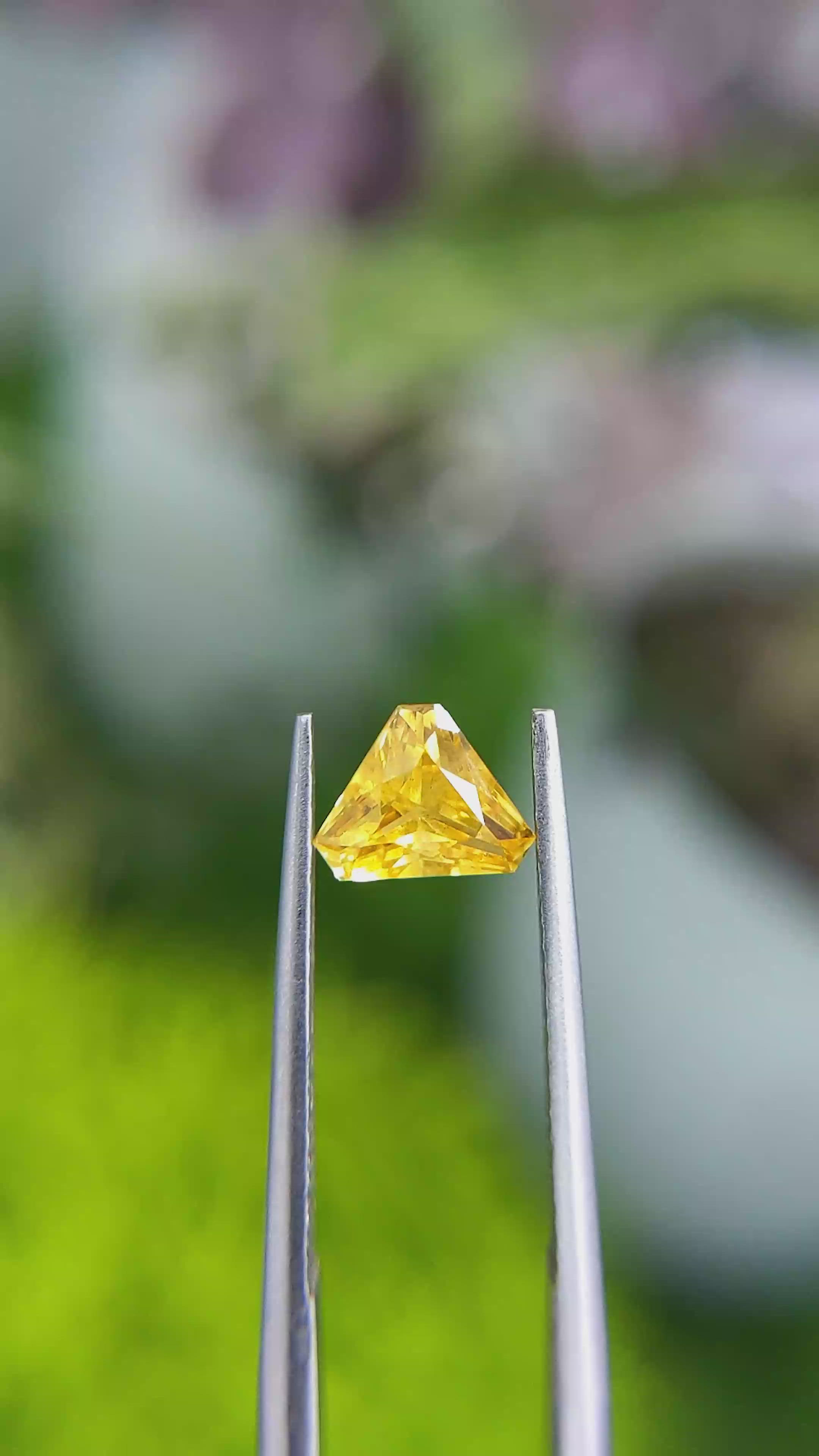 1.01 Ct. Yellow Sapphire from Ceylon (Sri Lanka) Size Video