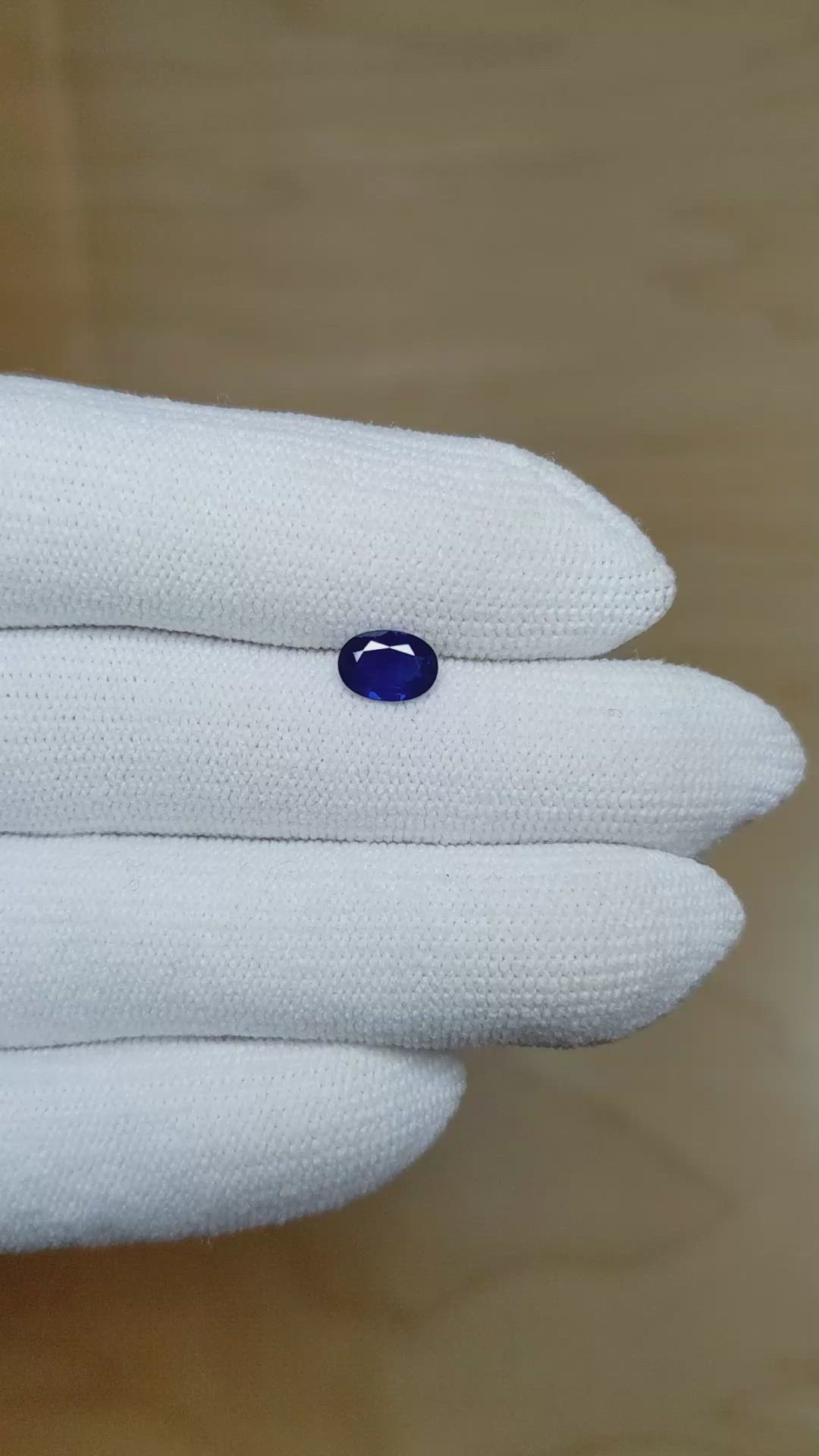 0.70 Ct. Sapphire from Ceylon (Sri Lanka) Size Video