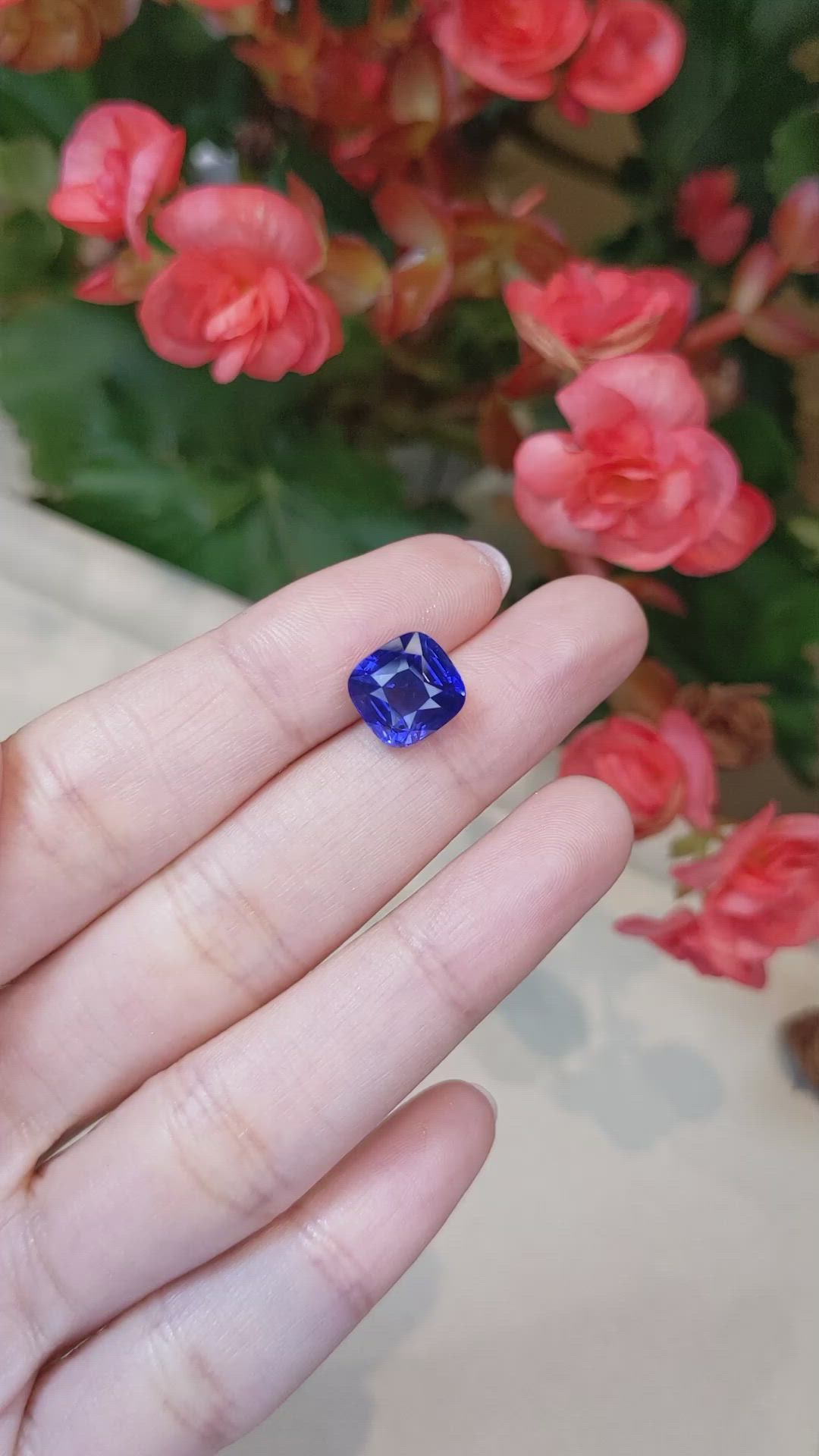 5.98 Ct. Blue Sapphire from Ceylon (Sri Lanka) Size Video
