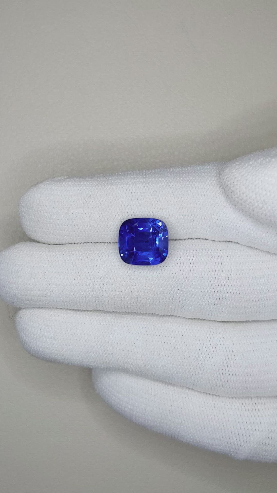 5.98 Ct. Blue Sapphire from Ceylon (Sri Lanka) Size Video