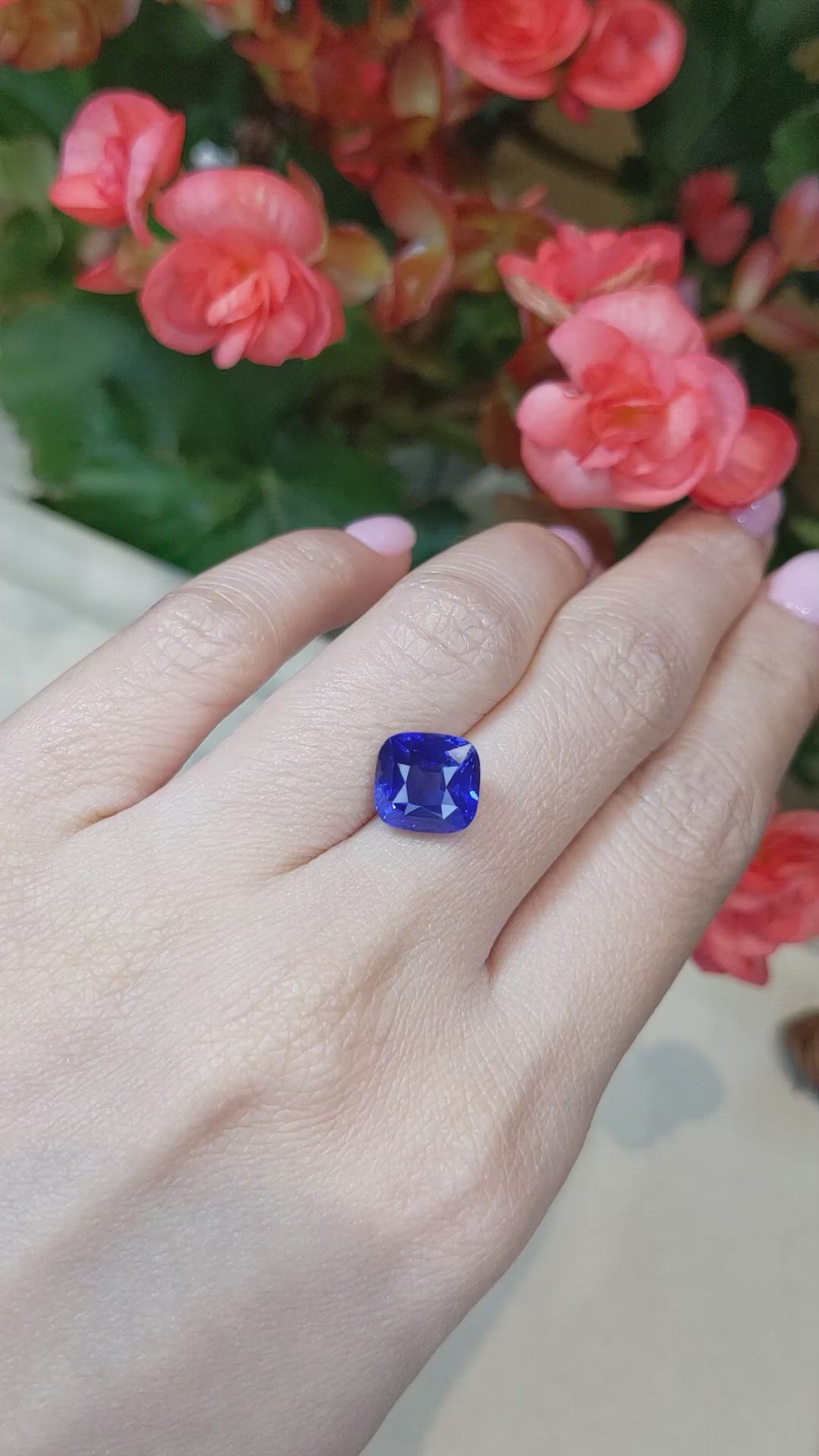 5.98 Ct. Blue Sapphire from Ceylon (Sri Lanka) Size Video