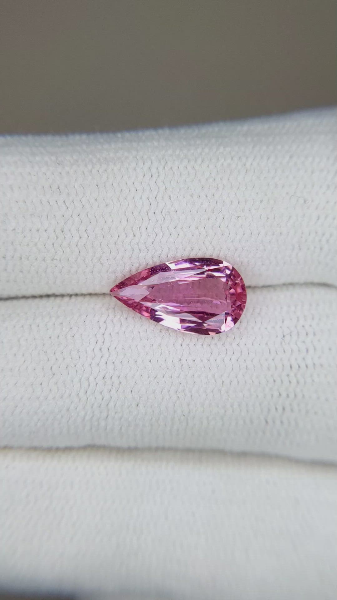 2.26 Ct. Pink Sapphire from Ceylon (Sri Lanka) Size Video