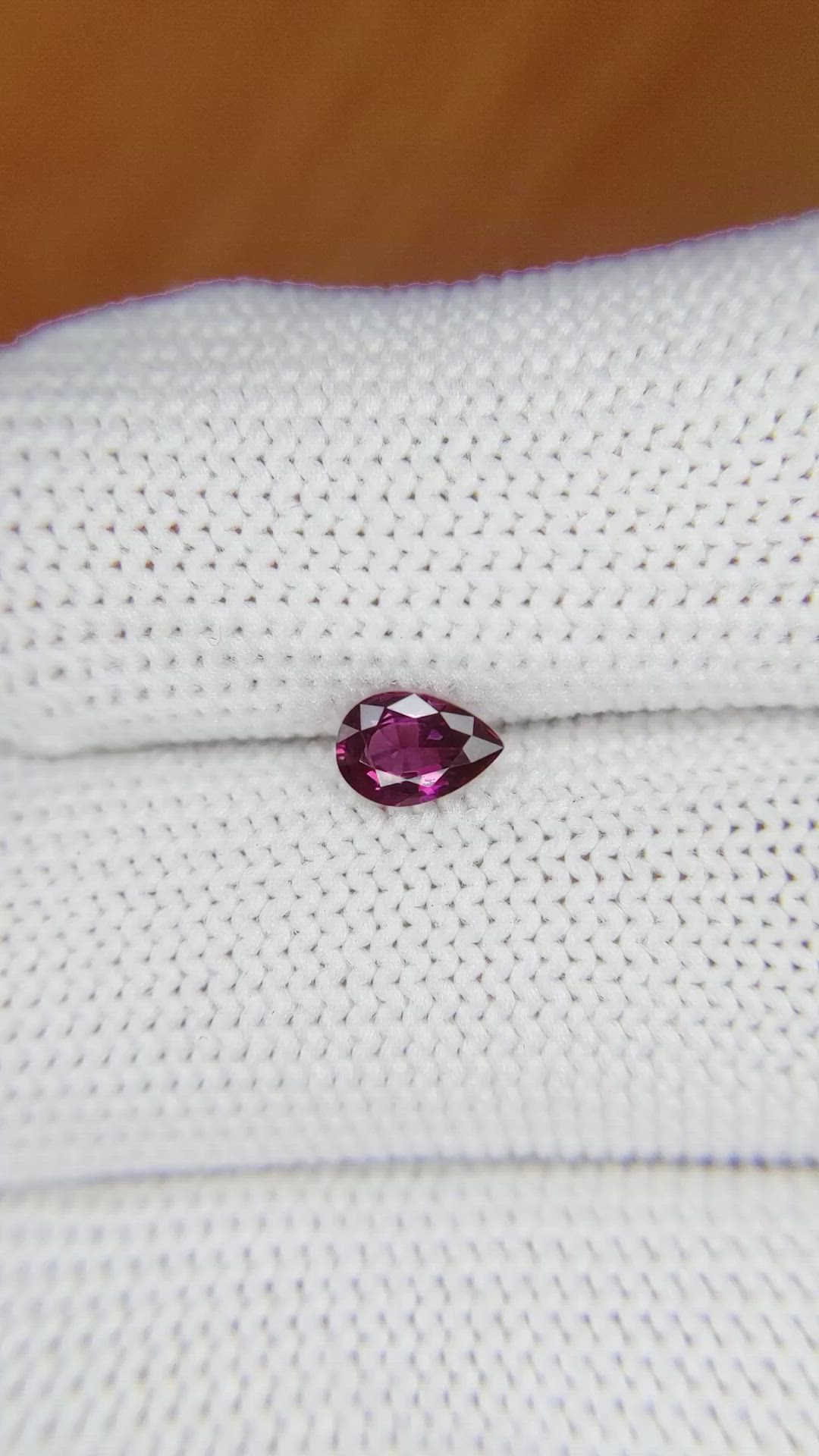 0.51 Ct. Pinkish Purple Sapphire from Ceylon (Sri Lanka) Size Video