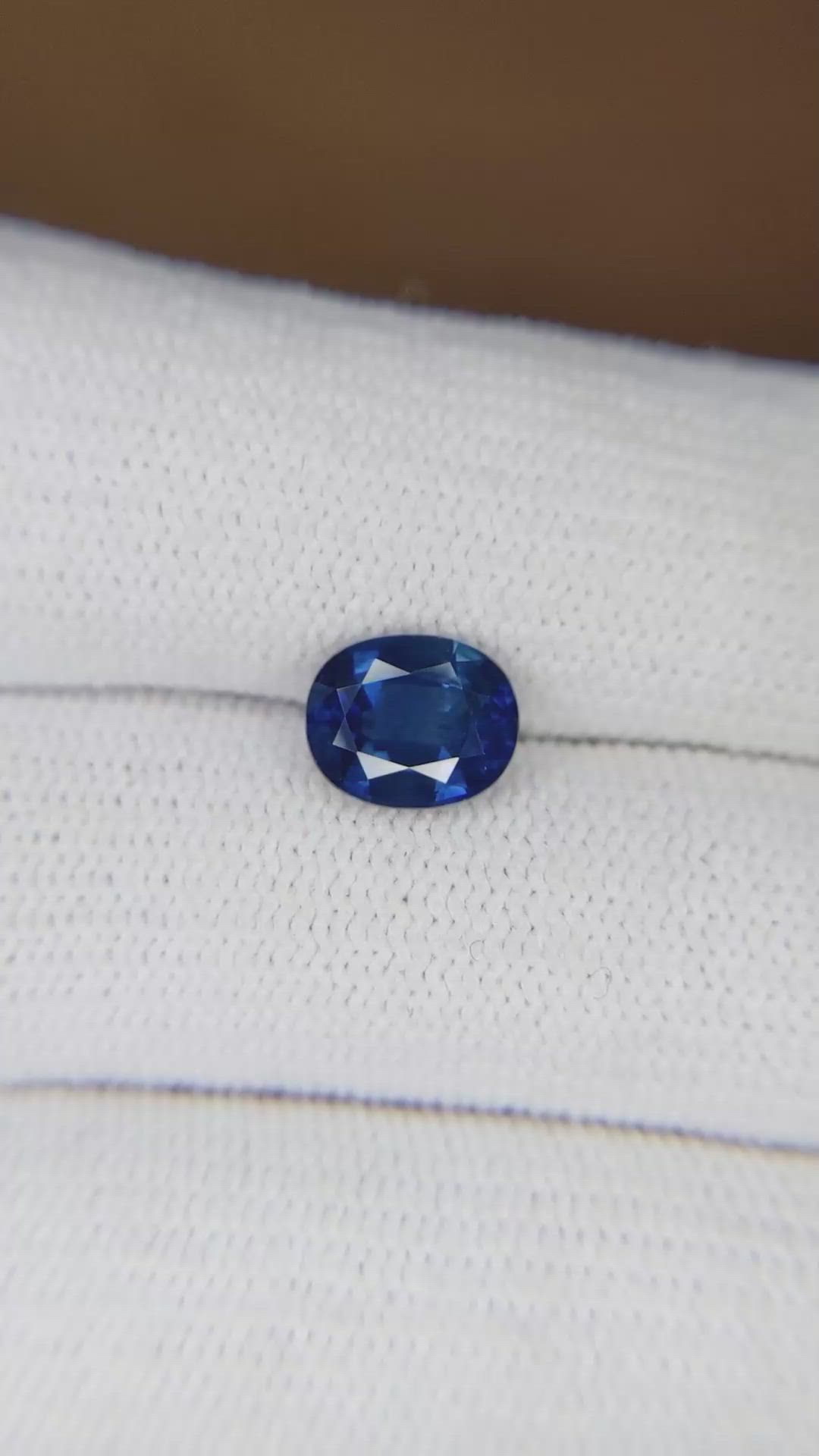 1.85 Ct. Blue Sapphire from Ceylon (Sri Lanka) Size Video