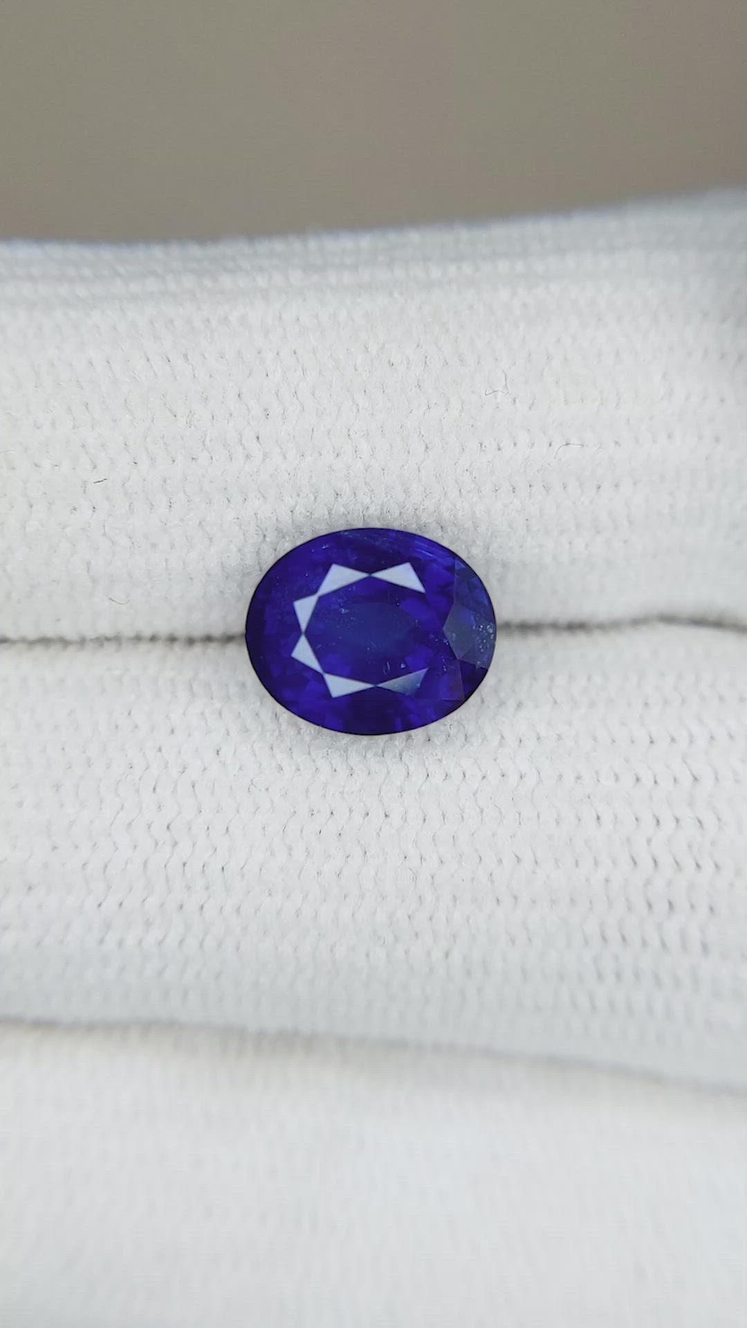3.08 Ct. Blue Sapphire from Ceylon (Sri Lanka) Size Video