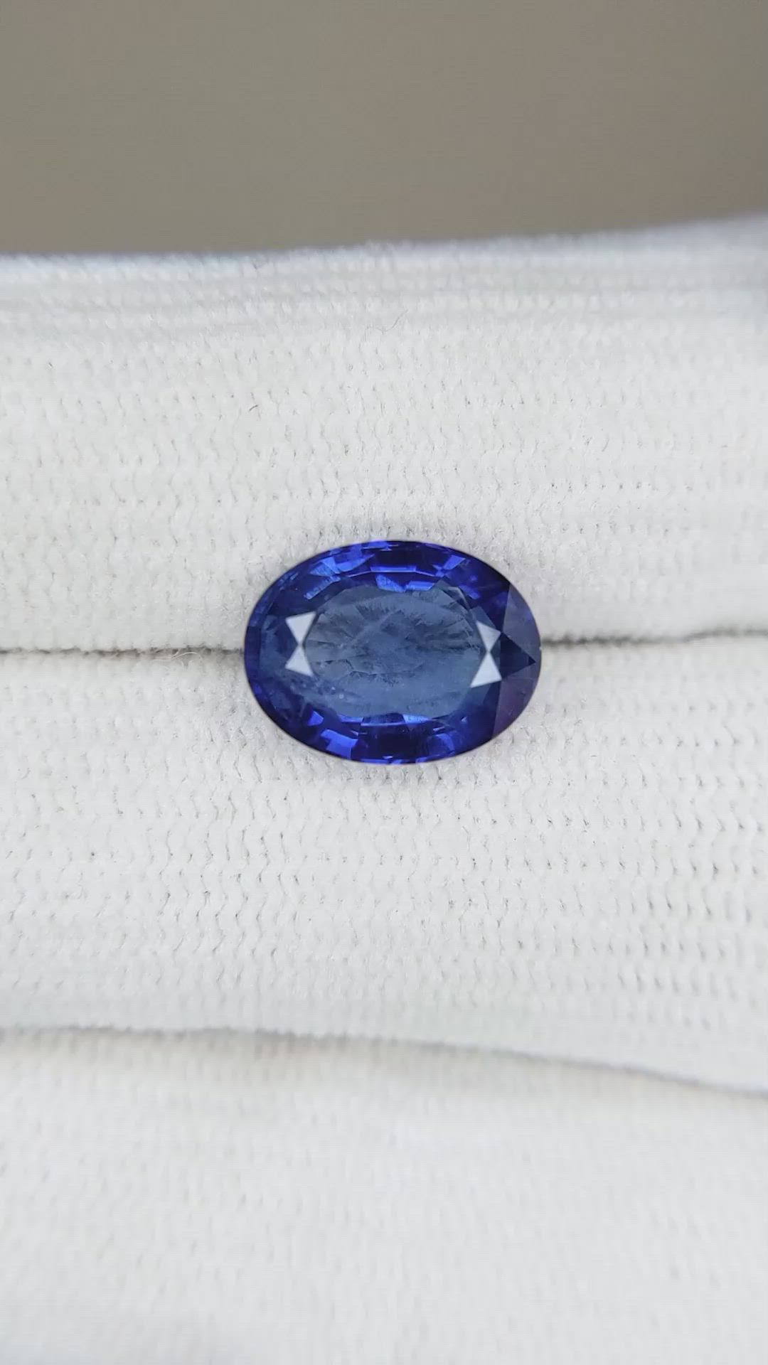 3.38 Ct. Blue Sapphire from Ceylon (Sri Lanka) Size Video