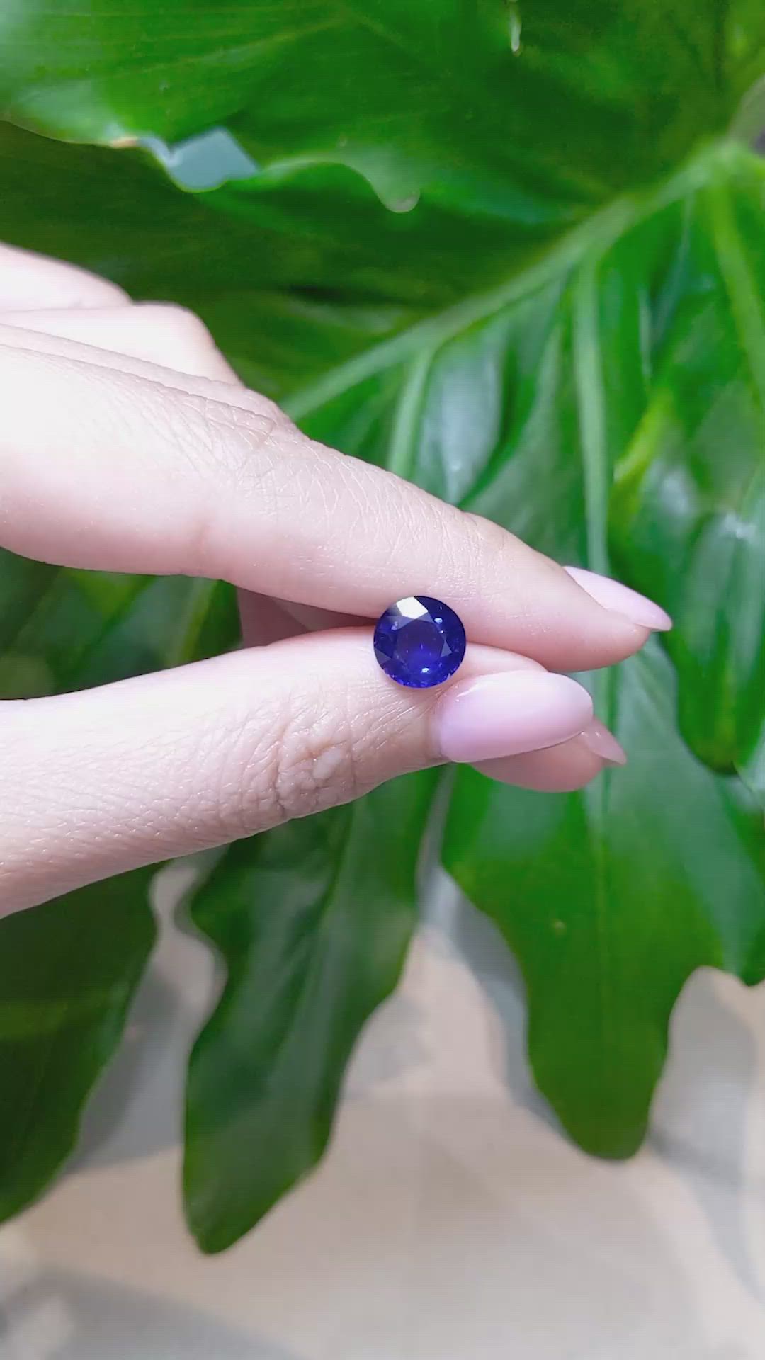 3.23 Ct. Blue Sapphire from Ceylon (Sri Lanka) Size Video