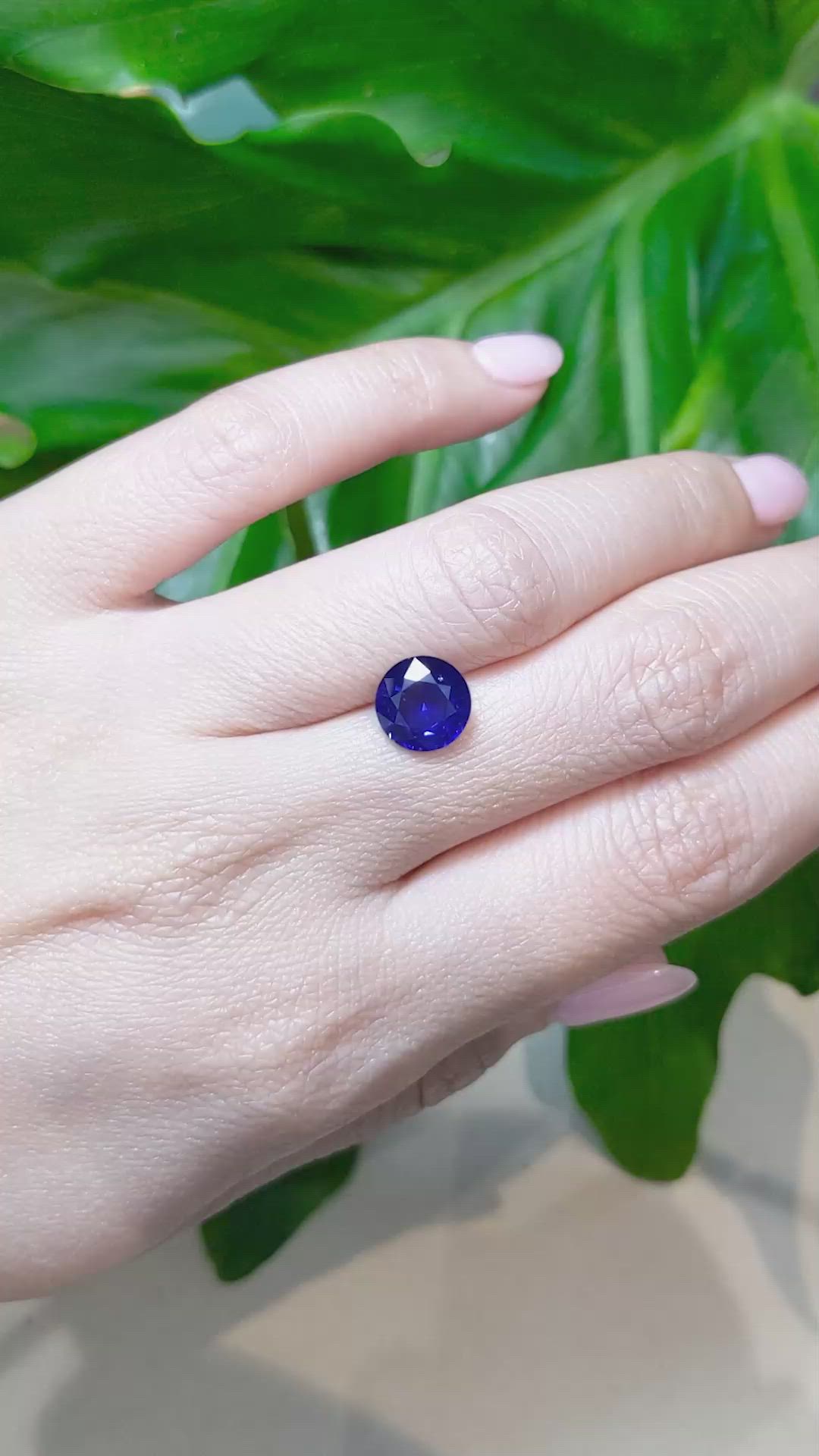 3.23 Ct. Blue Sapphire from Ceylon (Sri Lanka) Size Video