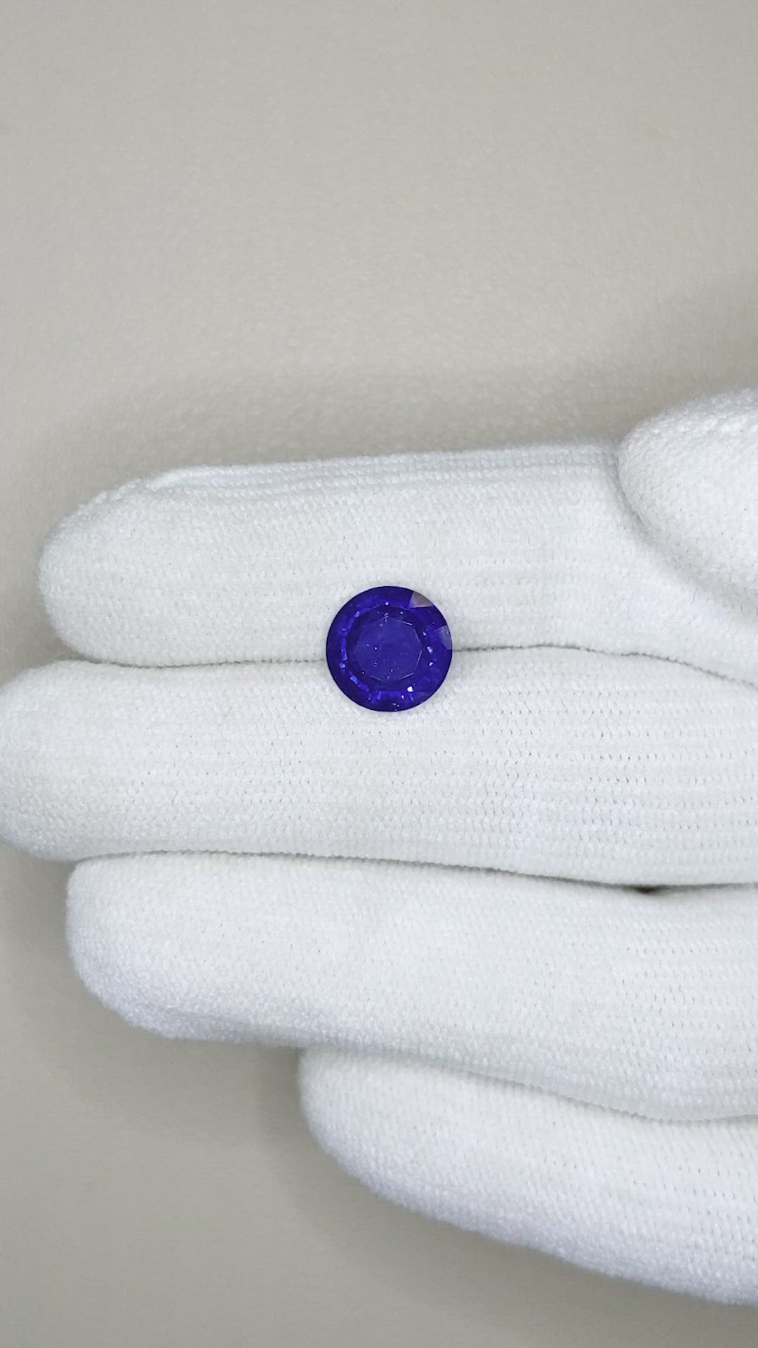 3.23 Ct. Blue Sapphire from Ceylon (Sri Lanka) Size Video