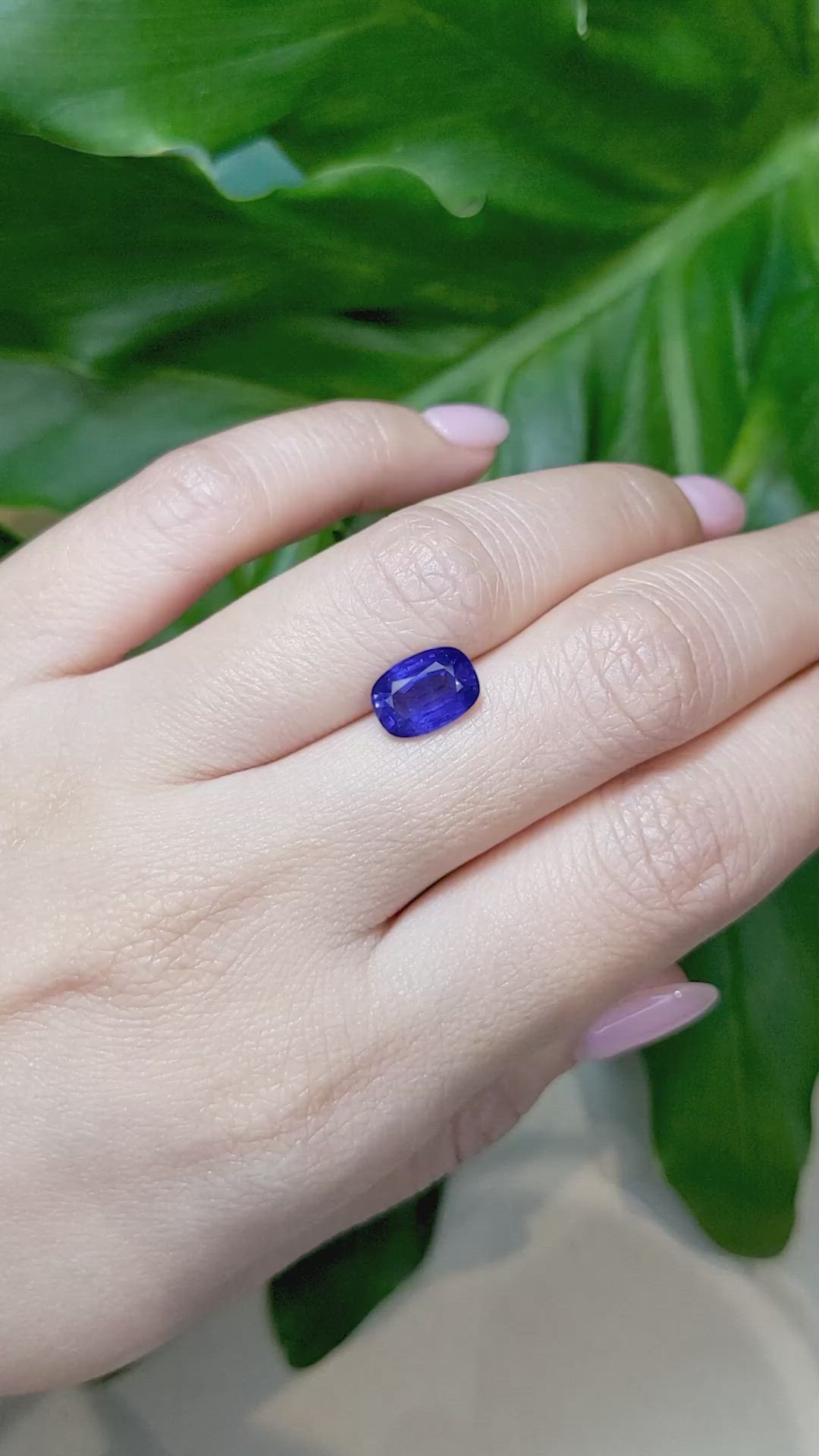 2.92 Ct. Blue Sapphire from Ceylon (Sri Lanka) Size Video