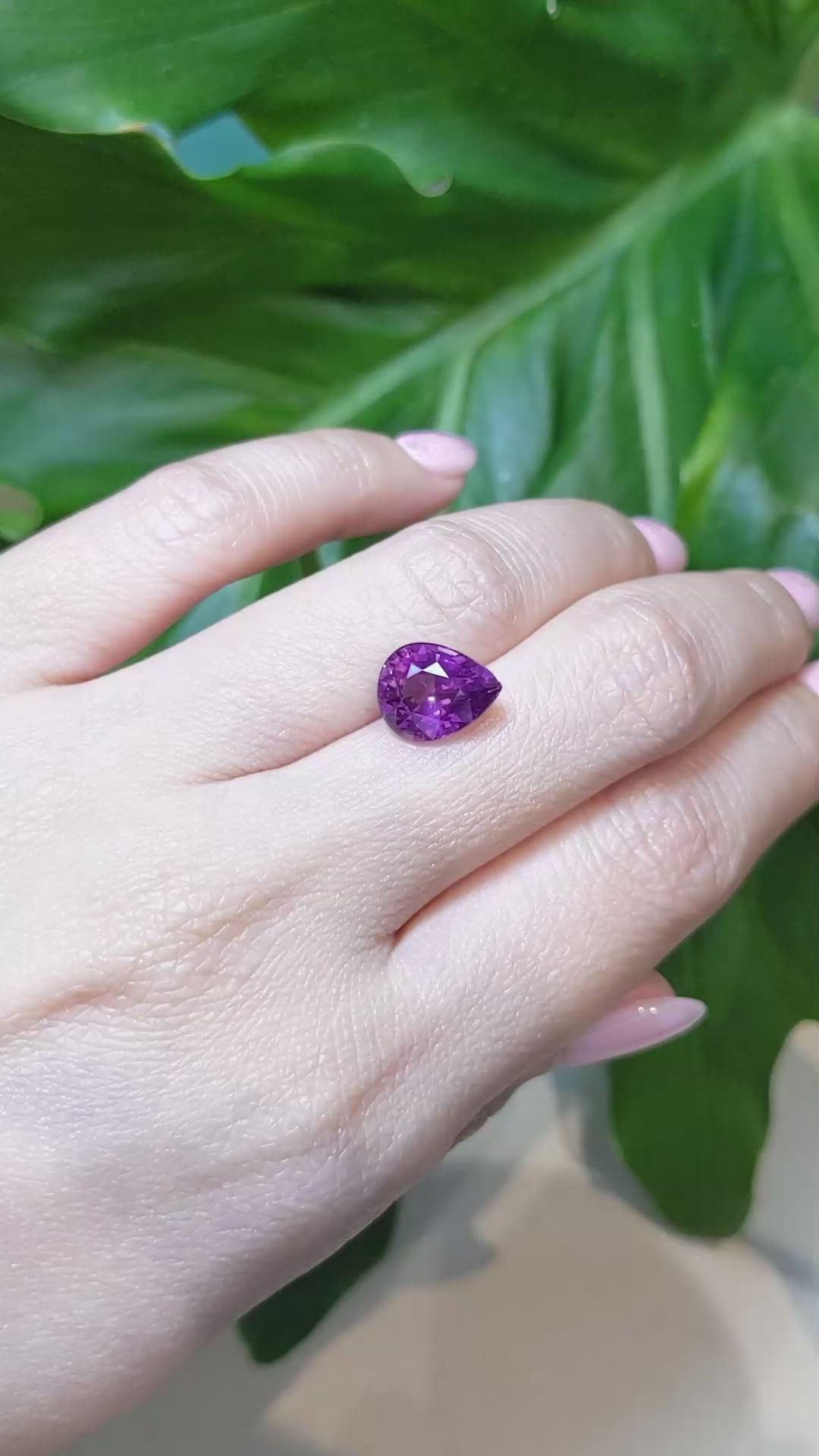 4.56 Ct. Purple Sapphire from Ceylon (Sri Lanka) Size Video