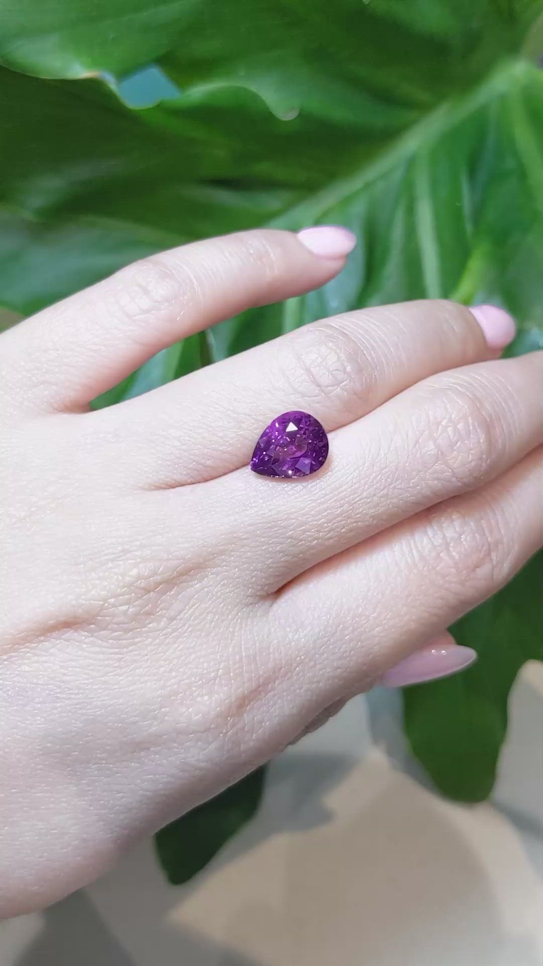4.56 Ct. Purple Sapphire from Ceylon (Sri Lanka) Size Video