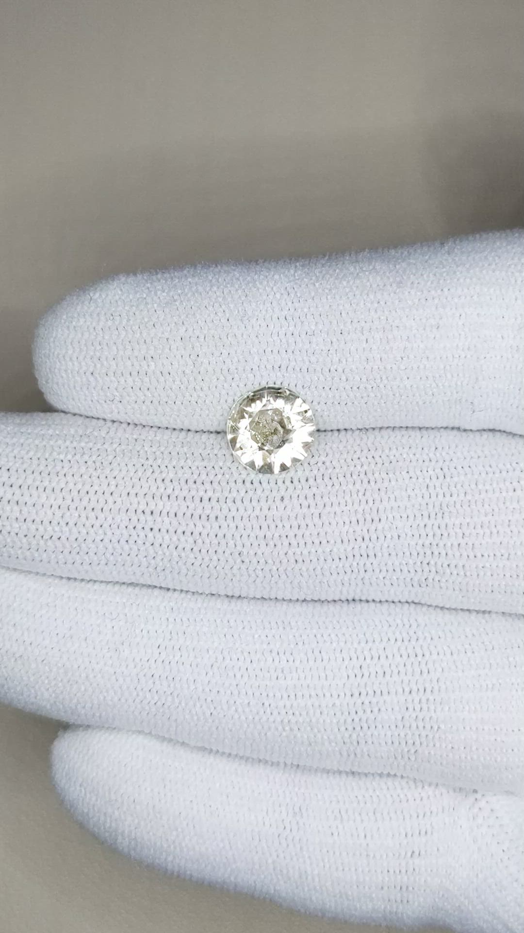 2.09 Ct. Greenish Yellow Sapphire from Ceylon (Sri Lanka) Size Video
