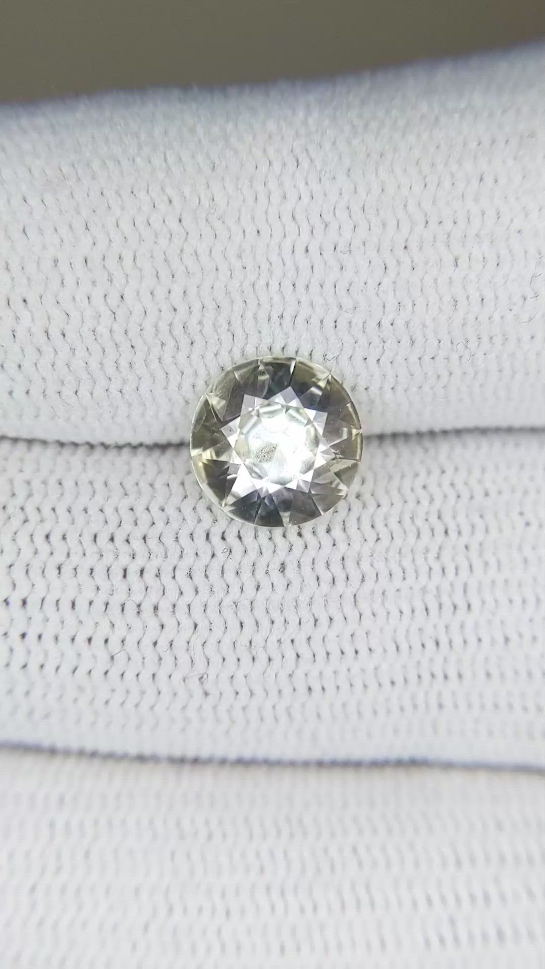 2.09 Ct. Greenish Yellow Sapphire from Ceylon (Sri Lanka) Size Video