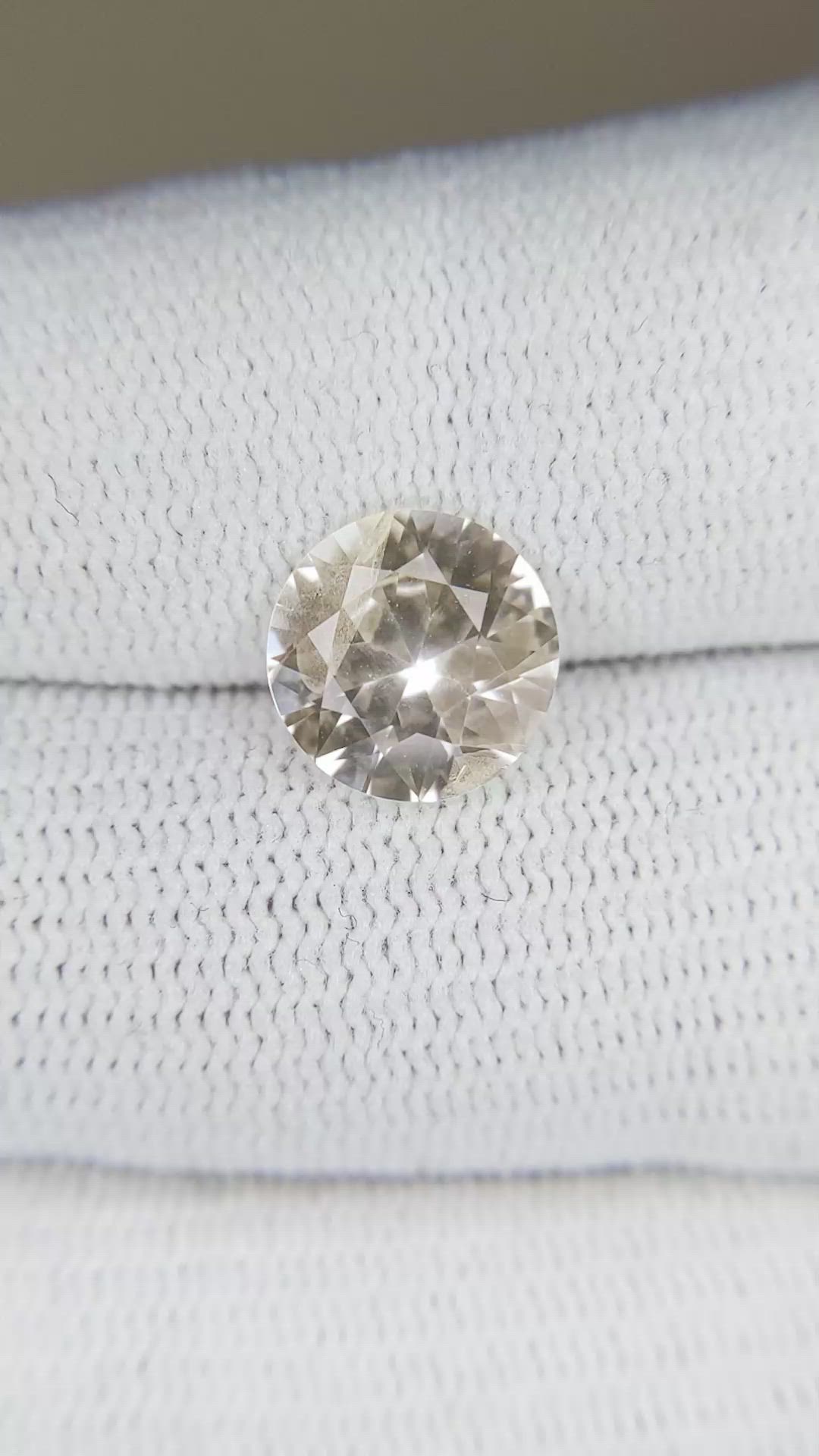 3.02 Ct. Yellow Sapphire from Ceylon (Sri Lanka) Size Video