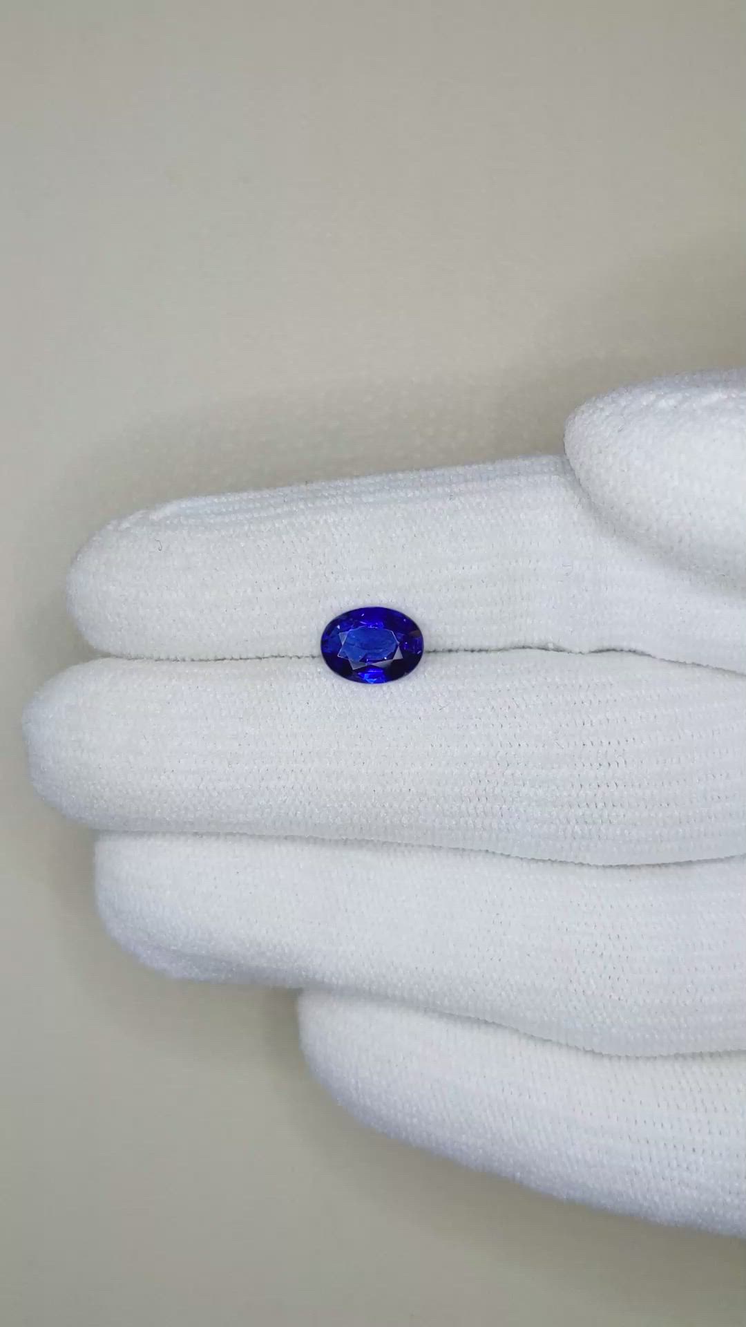1.37 Ct. Blue Sapphire from Ceylon (Sri Lanka) Size Video