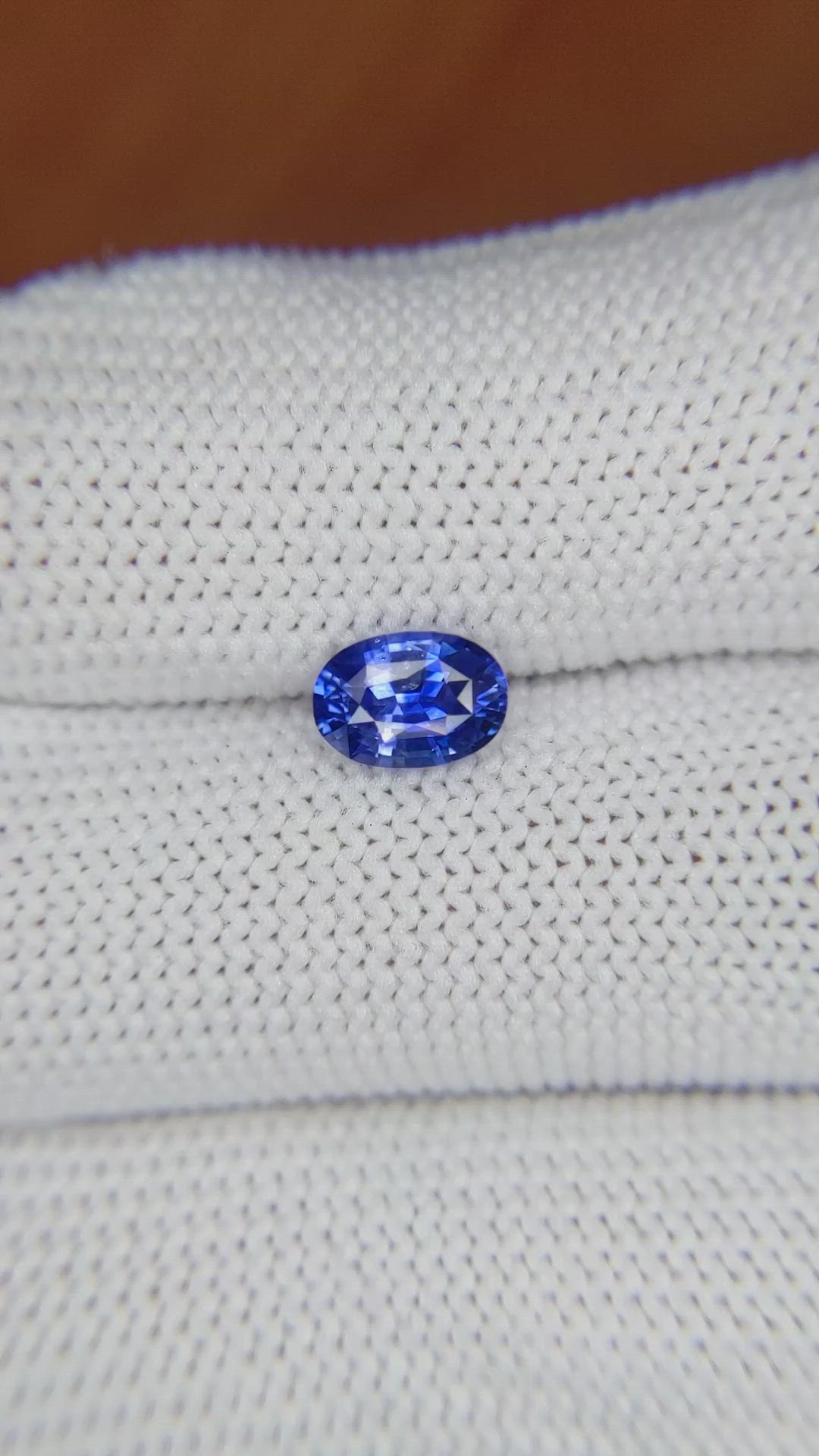 1.15 Ct. Blue Sapphire from Ceylon (Sri Lanka) Size Video