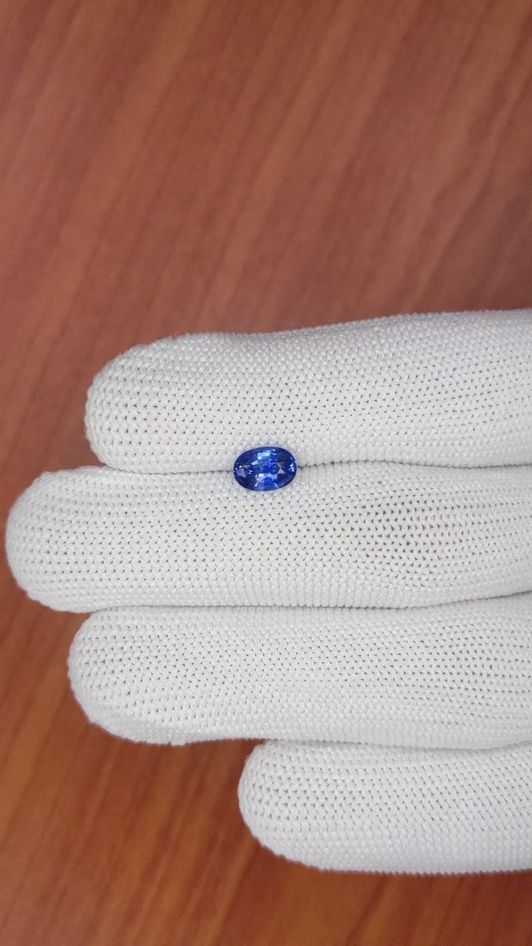 1.15 Ct. Blue Sapphire from Ceylon (Sri Lanka) Size Video