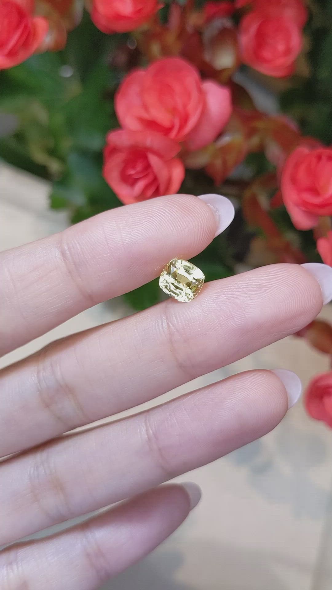 2.00 Ct. Yellow Sapphire from Ceylon (Sri Lanka) Size Video