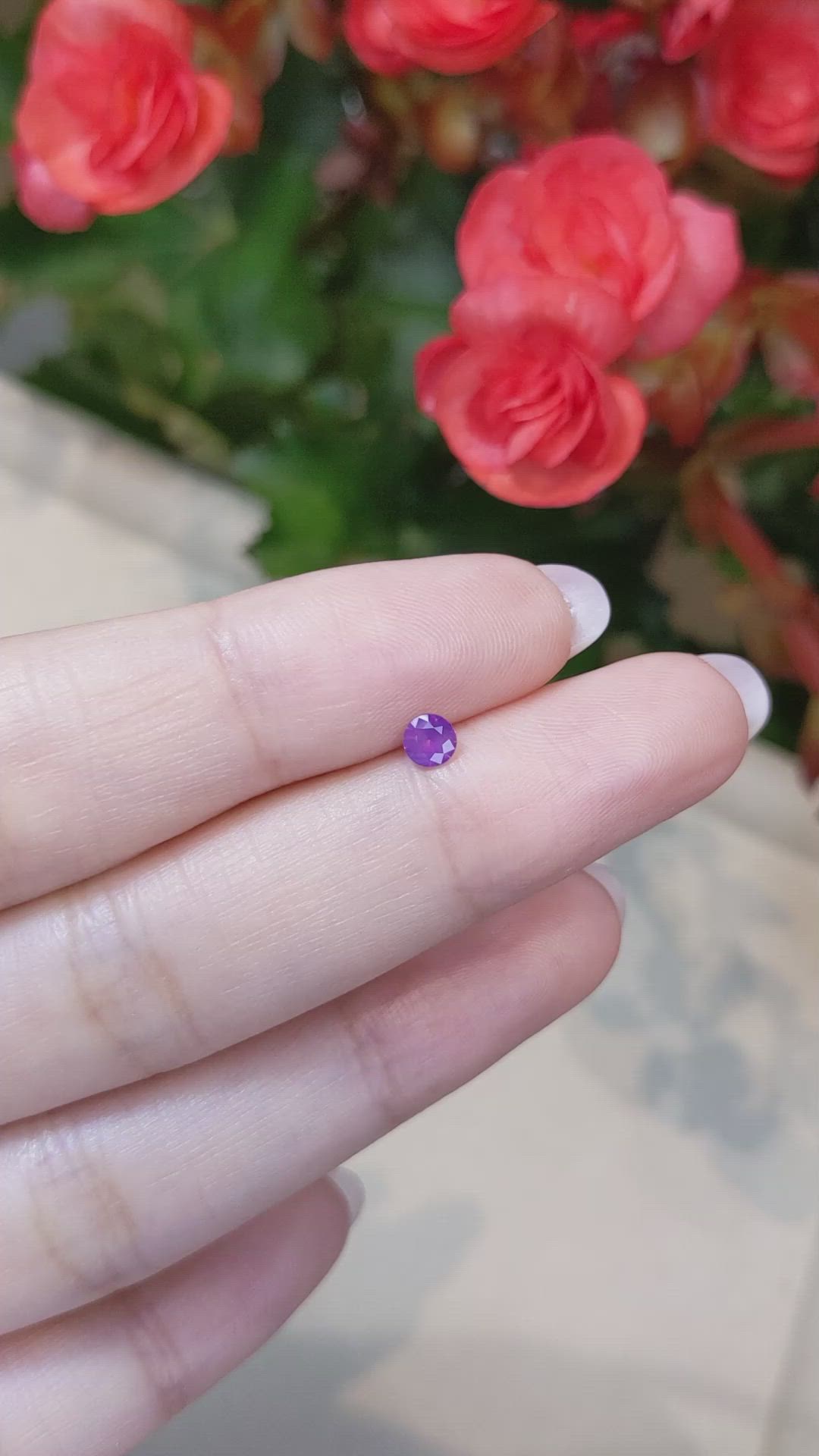 0.25 Ct. Pinkish Purple Sapphire from Ceylon (Sri Lanka) Size Video