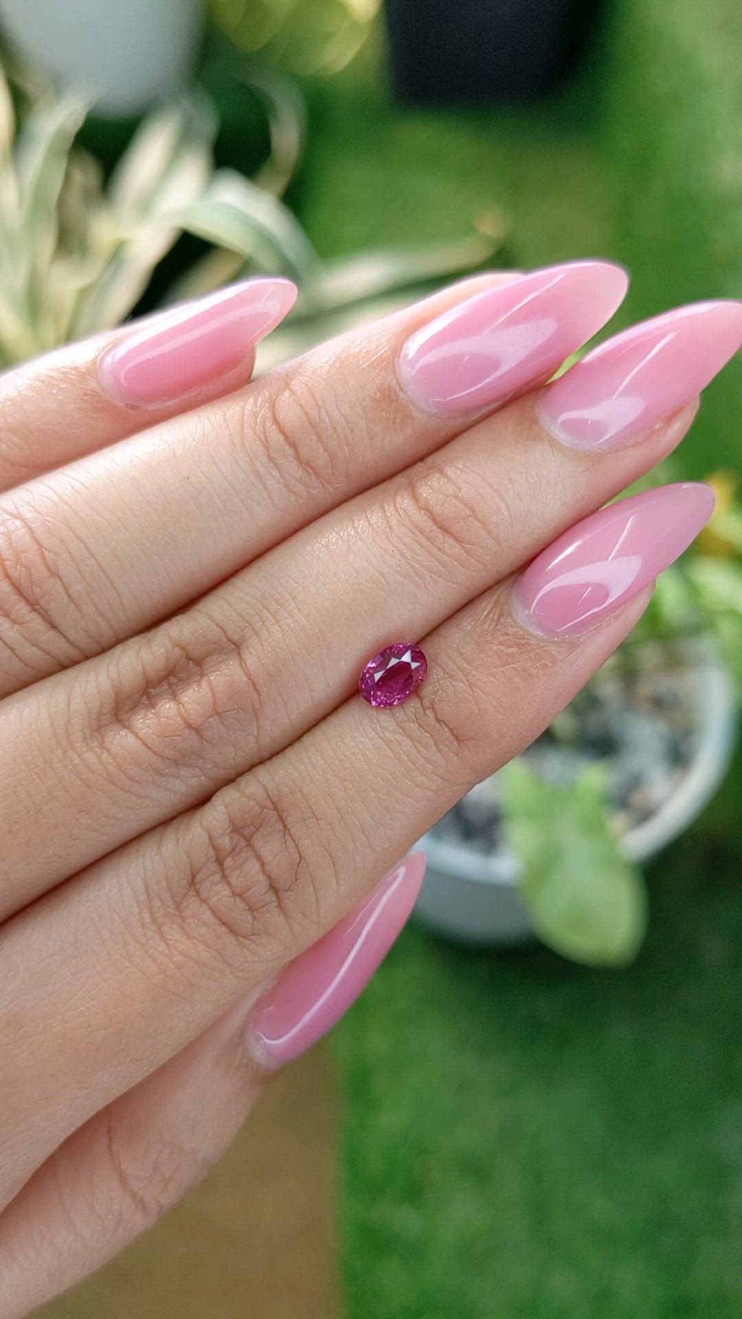 1.04 Ct. Reddish Pink Sapphire from Ceylon (Sri Lanka) Size Video