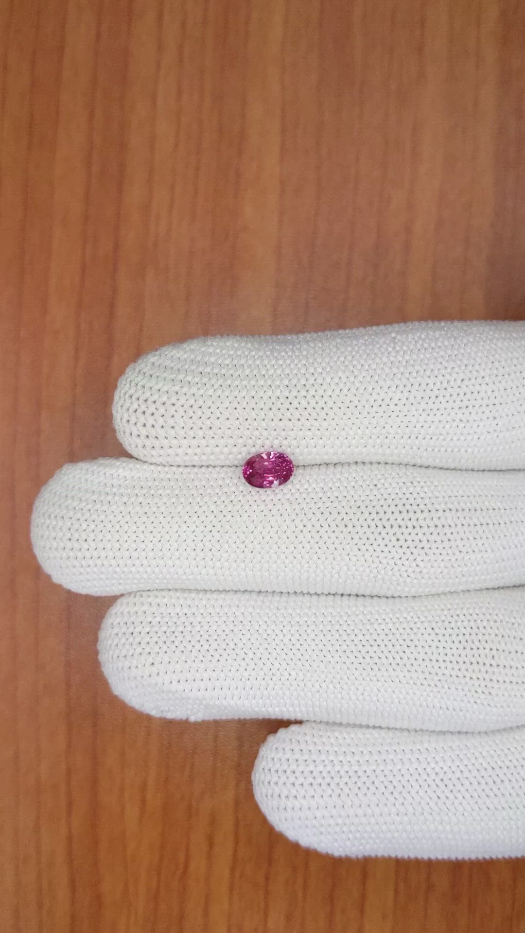 1.04 Ct. Reddish Pink Sapphire from Ceylon (Sri Lanka) Size Video