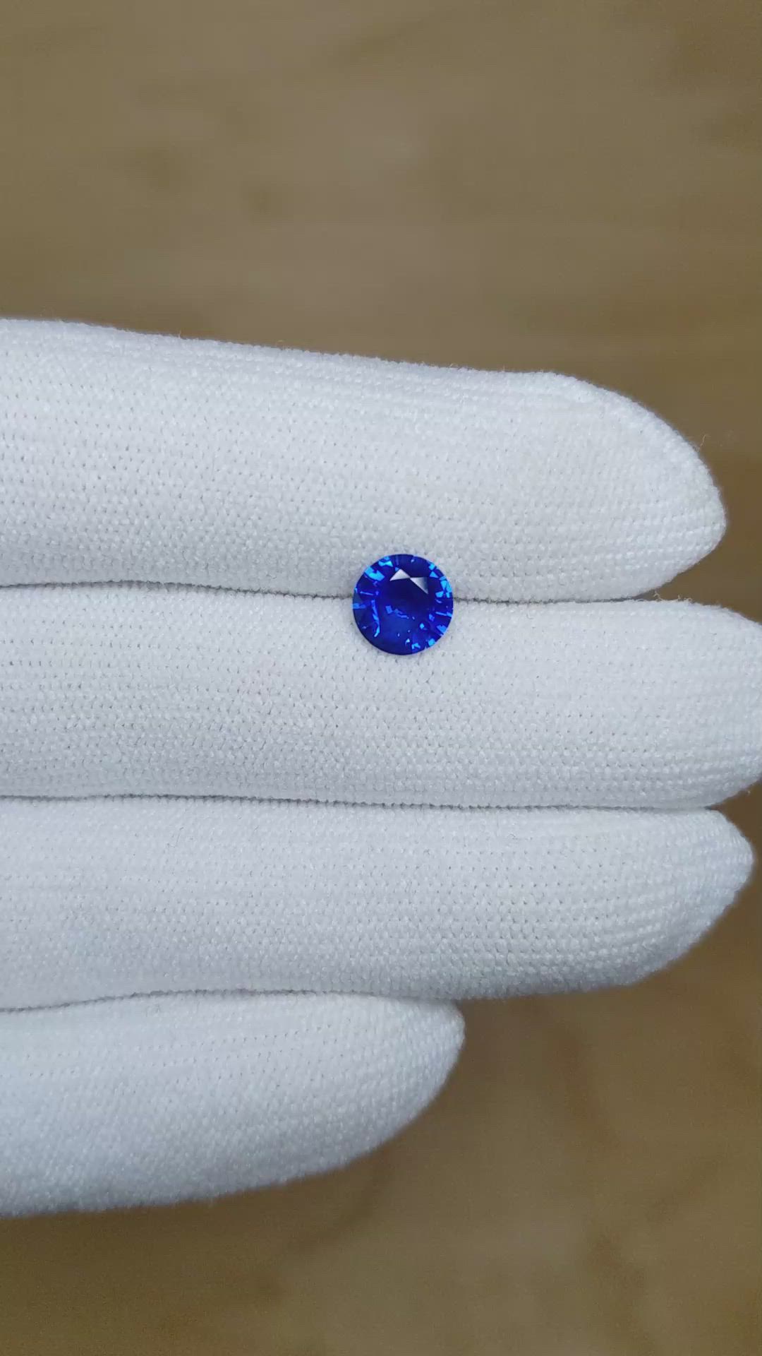 1.23 Ct. Blue Sapphire from Ceylon (Sri Lanka) Size Video