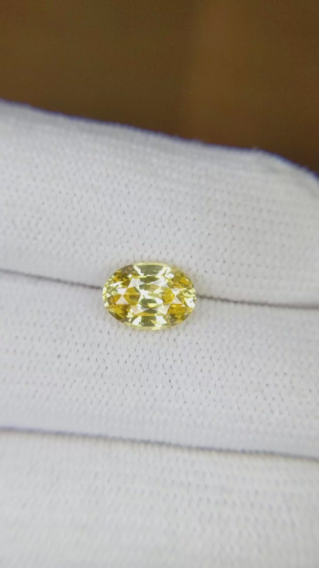 2.08 Ct. Yellow Sapphire from Ceylon (Sri Lanka) Size Video
