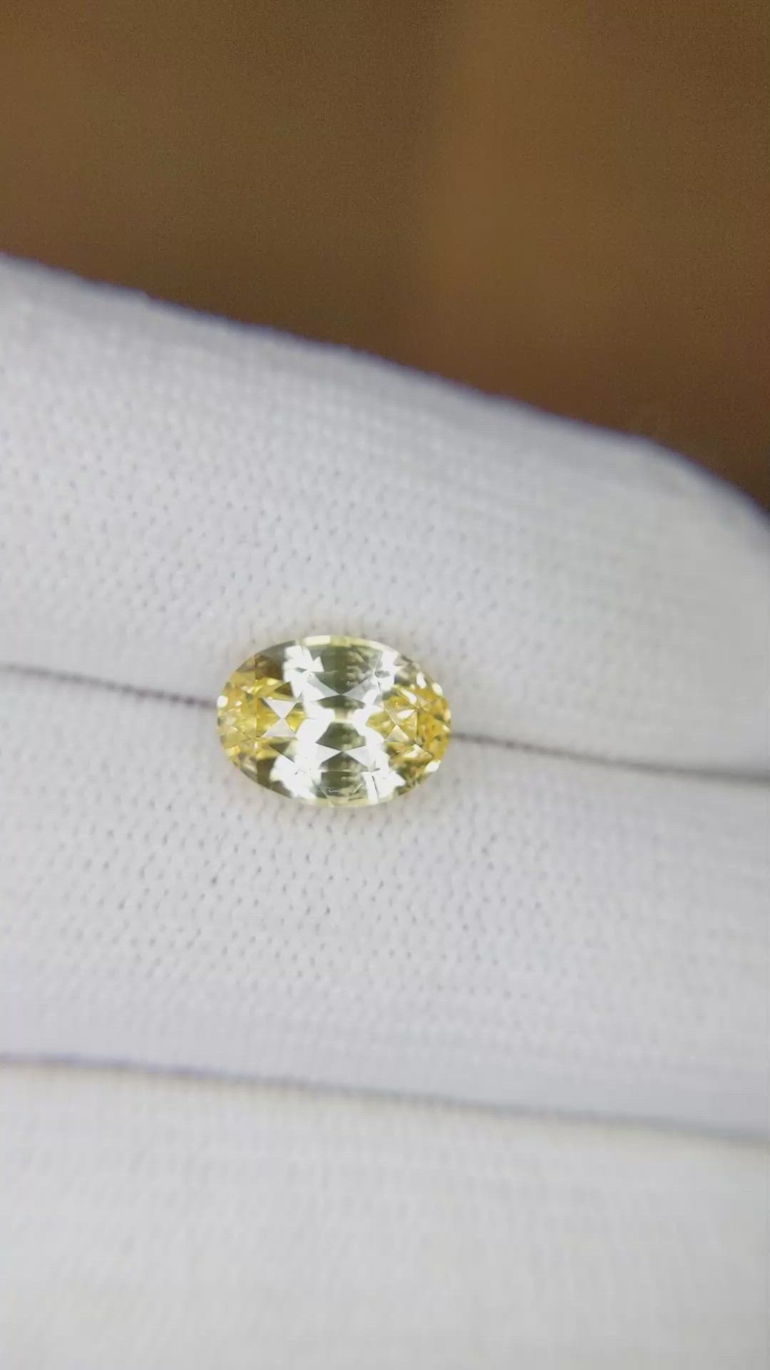 3.34 Ct. Yellow Sapphire from Ceylon (Sri Lanka) Size Video