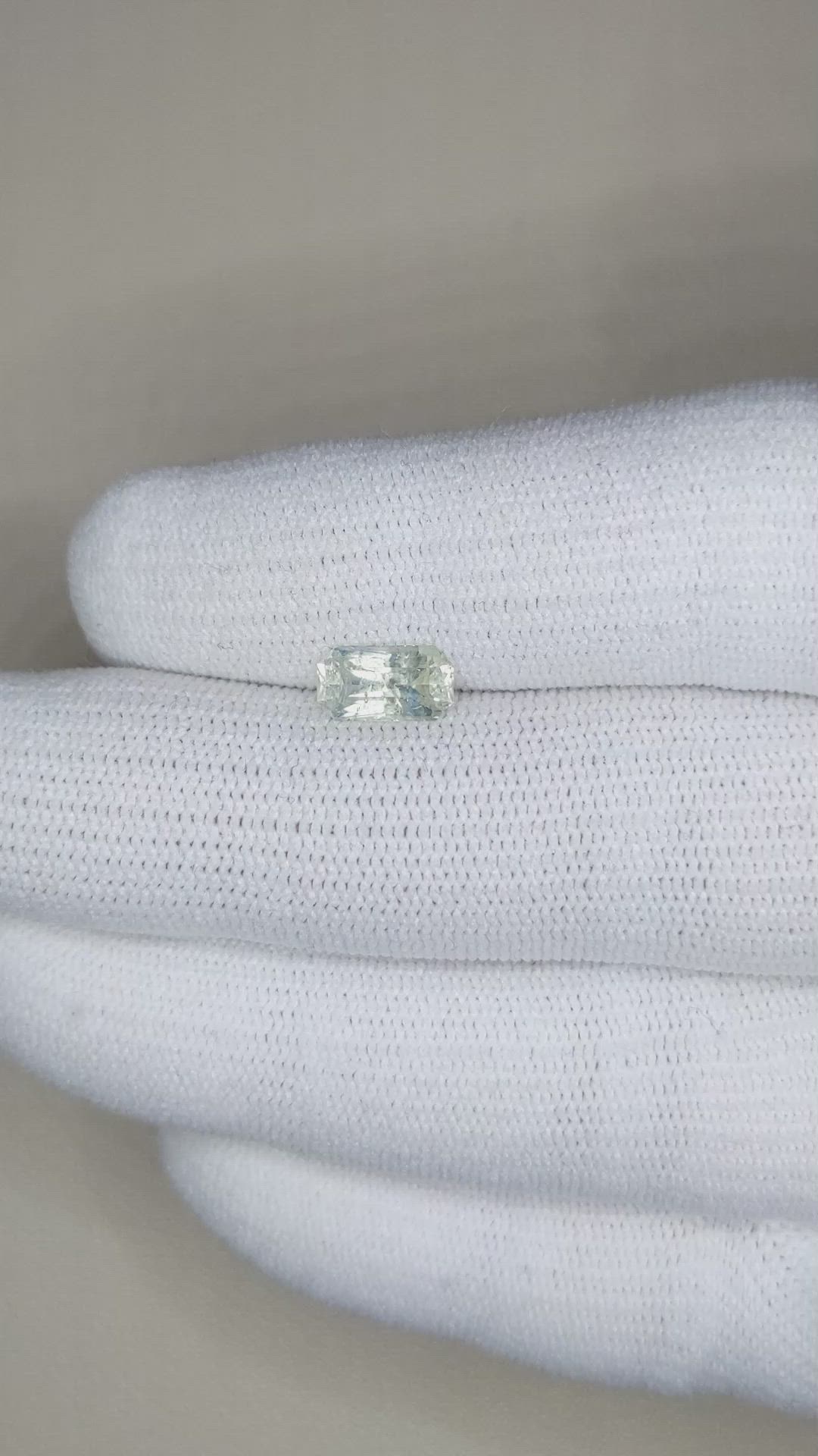 1.22 Ct. Bi Color Sapphire from Ceylon (Sri Lanka) Size Video