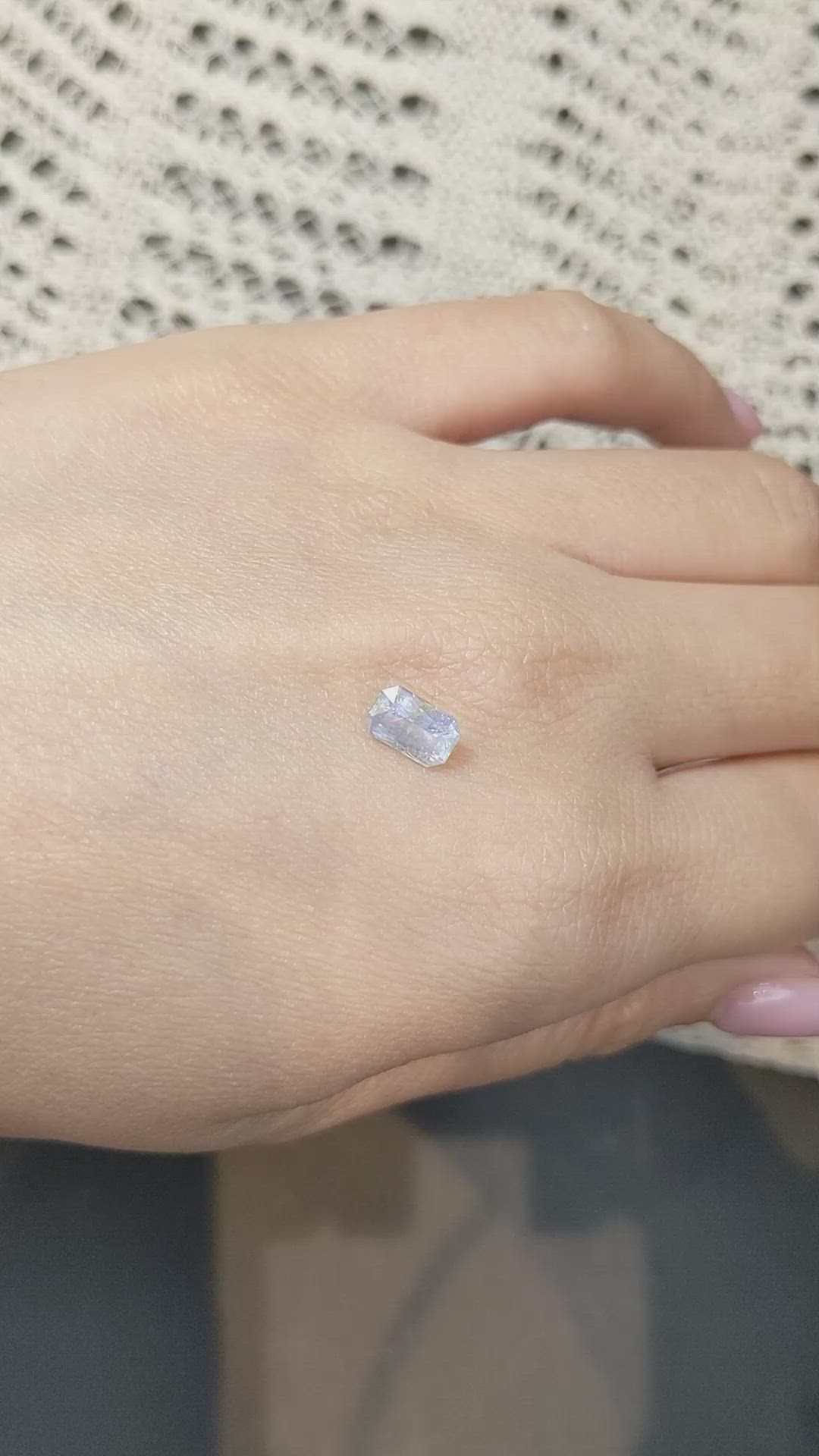 1.17 Ct. Bi Color Sapphire from Ceylon (Sri Lanka) Size Video