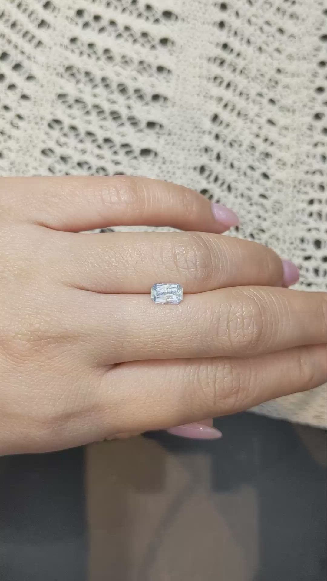 1.17 Ct. Bi Color Sapphire from Ceylon (Sri Lanka) Size Video