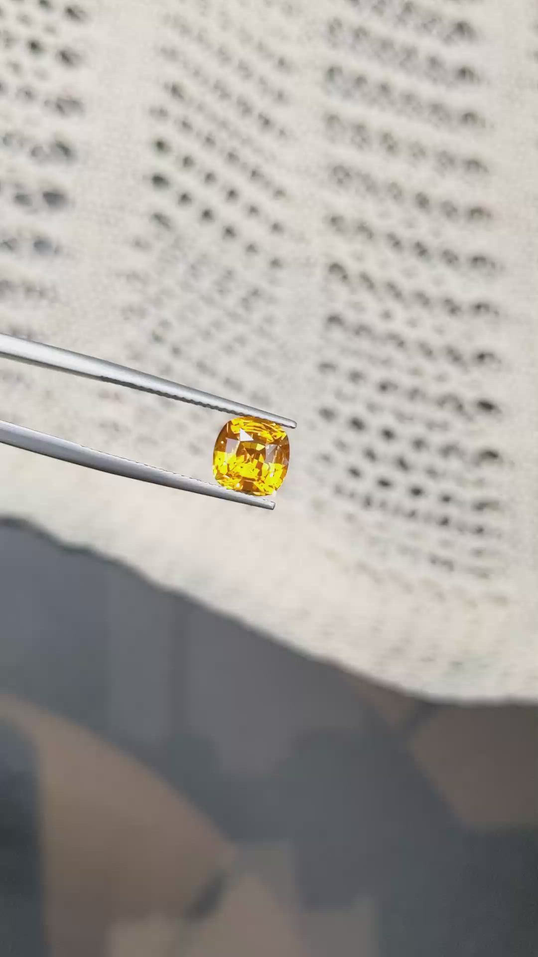 3.21 Ct. Yellow Sapphire from Ceylon (Sri Lanka) Size Video