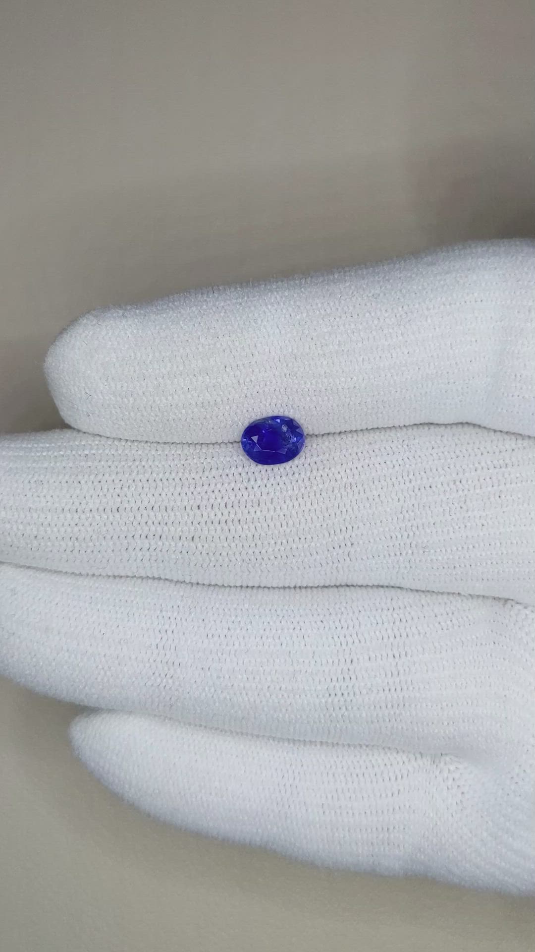 0.94 Ct. Blue Sapphire from Ceylon (Sri Lanka) Size Video