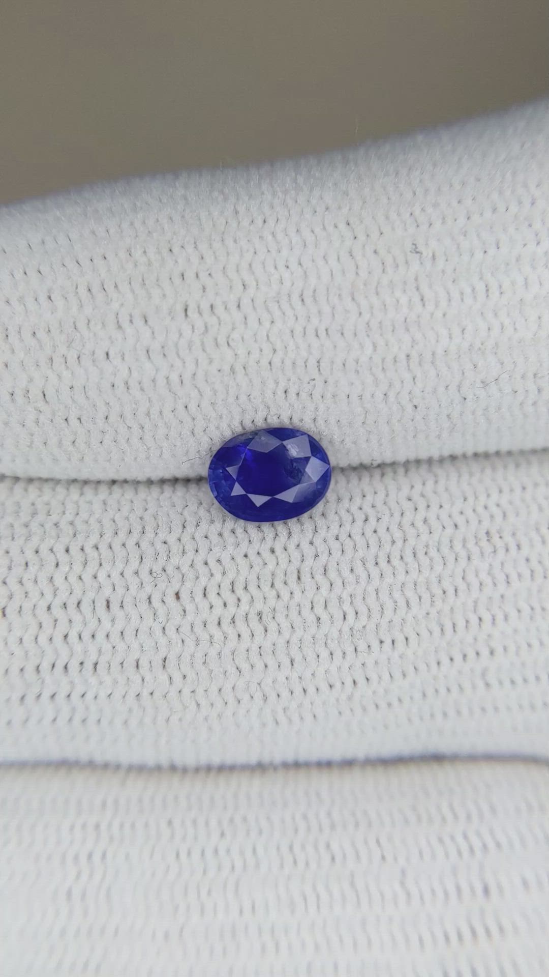 0.94 Ct. Blue Sapphire from Ceylon (Sri Lanka) Size Video