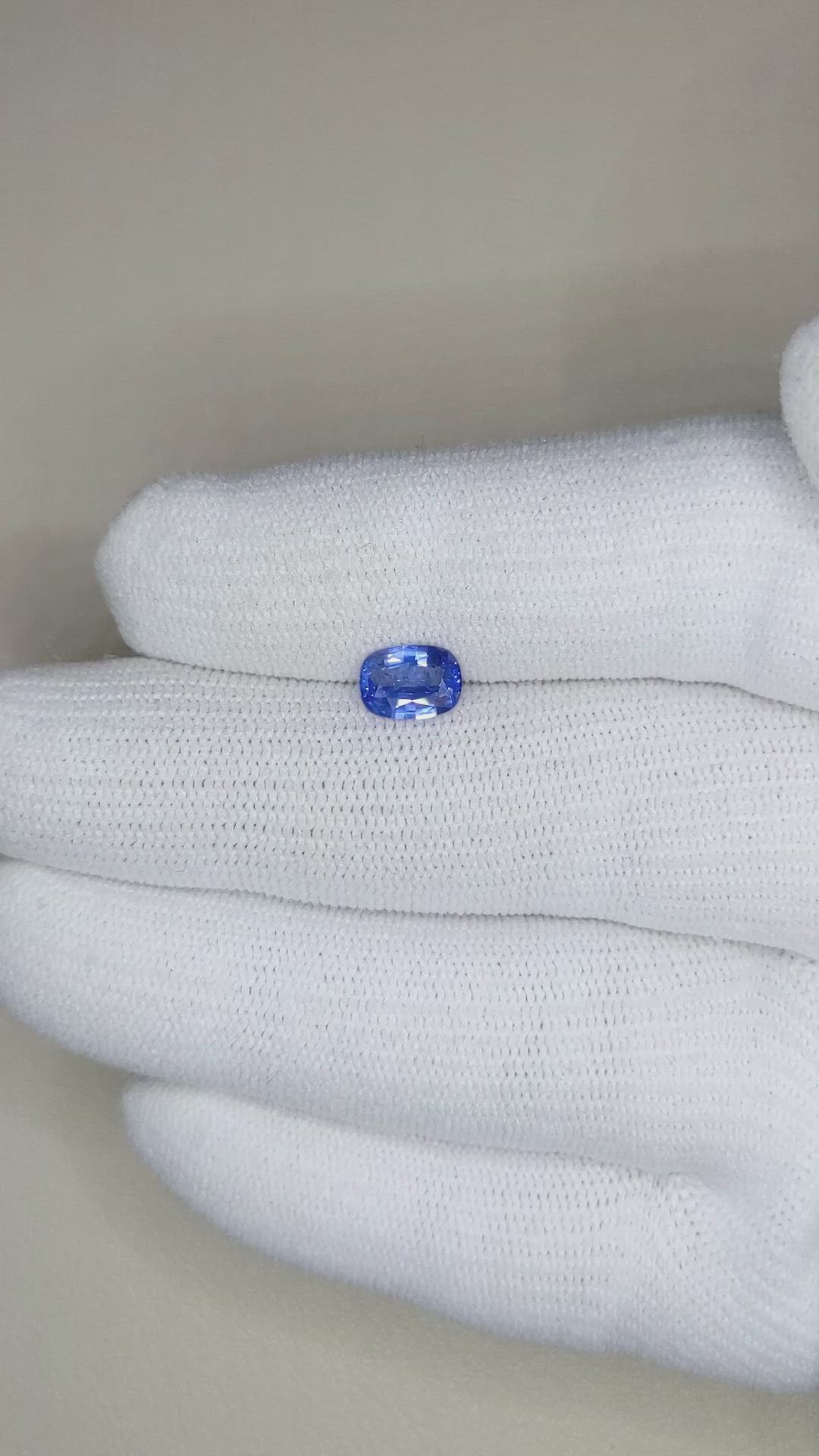1.05 Ct. Blue Sapphire from Ceylon (Sri Lanka) Size Video