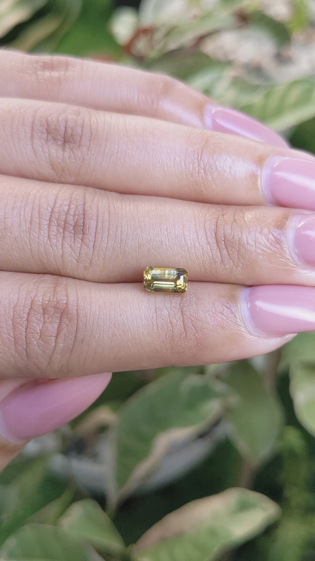 1.27 Ct. Greenish Yellow Sapphire from Ceylon (Sri Lanka) Size Video
