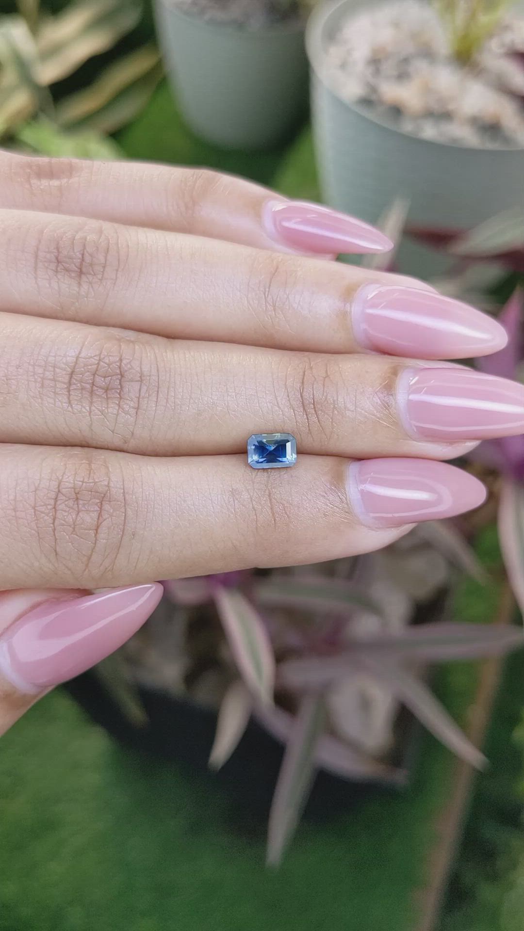 0.81 Ct. Bi Color Sapphire from Ceylon (Sri Lanka) Size Video